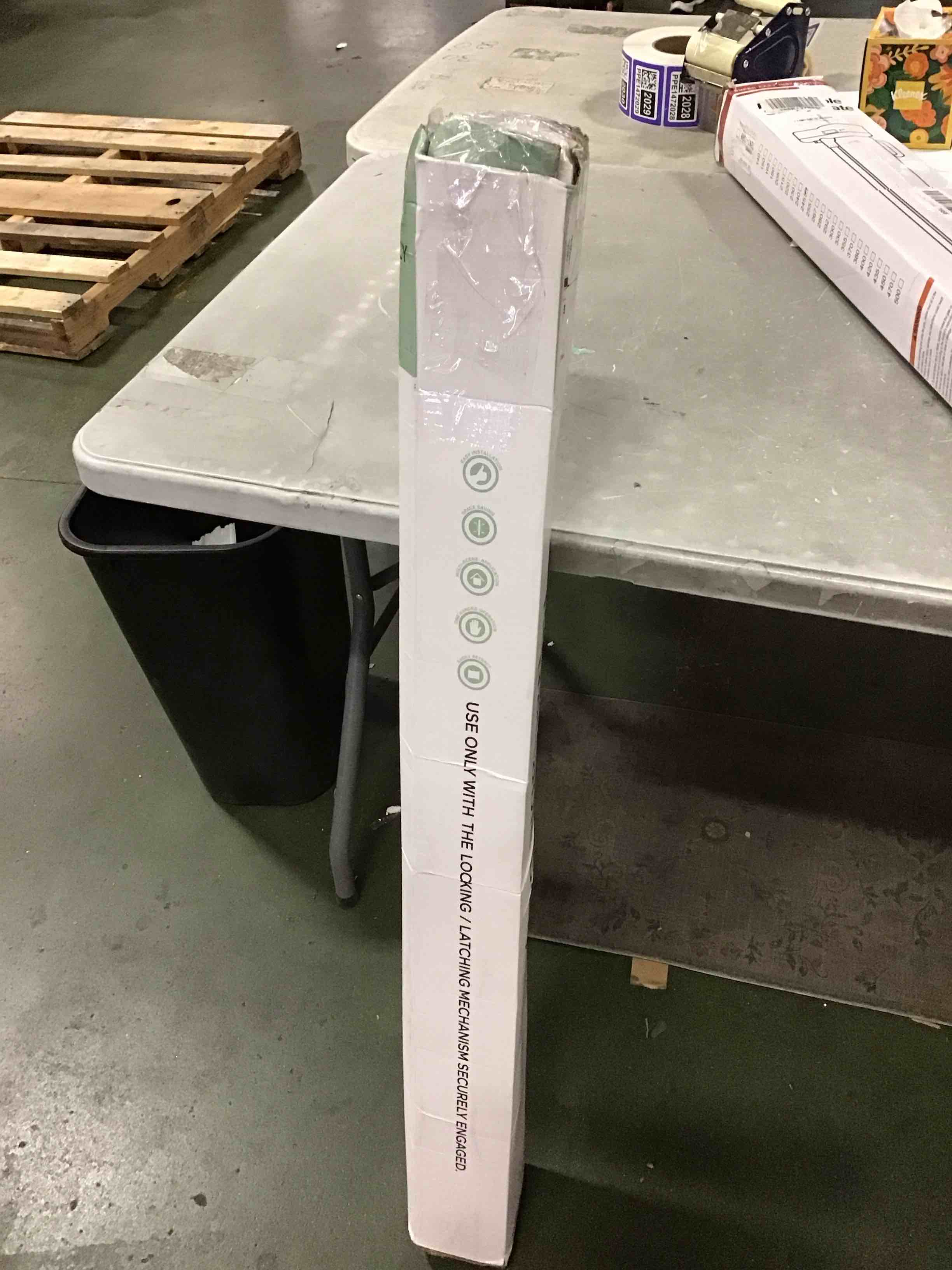 https://s3.amazonaws.com/lotting-images-prod/bidfta/PPE1858262_1733343779268.jpeg