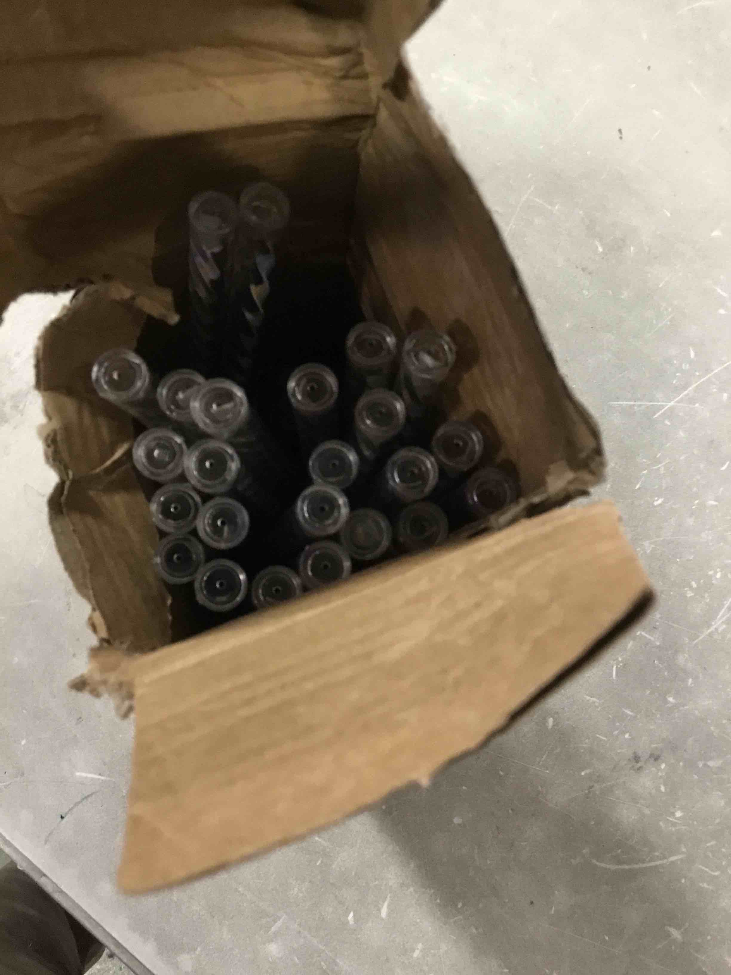 https://s3.amazonaws.com/lotting-images-prod/bidfta/PPE1858377_1733422432902.jpeg
