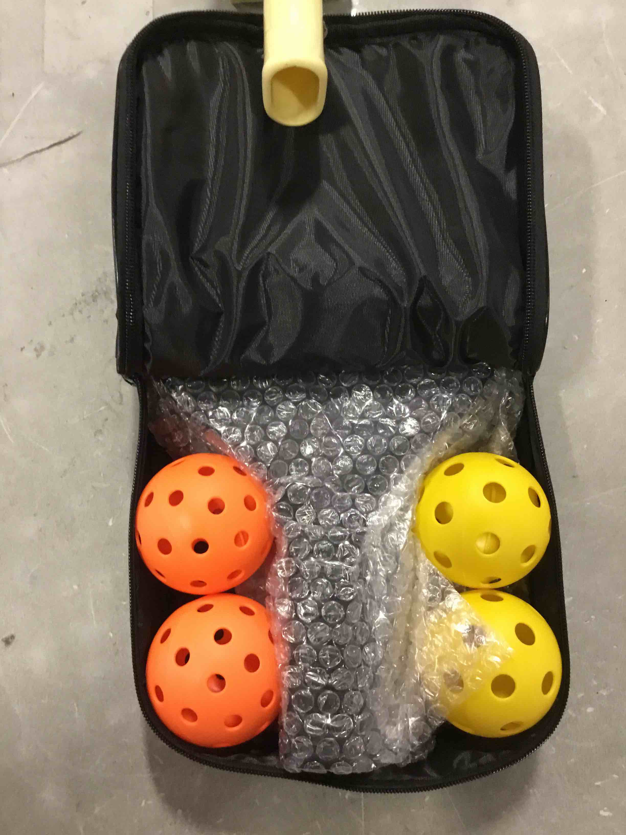 https://s3.amazonaws.com/lotting-images-prod/bidfta/PPE1858417_1733428325105.jpeg