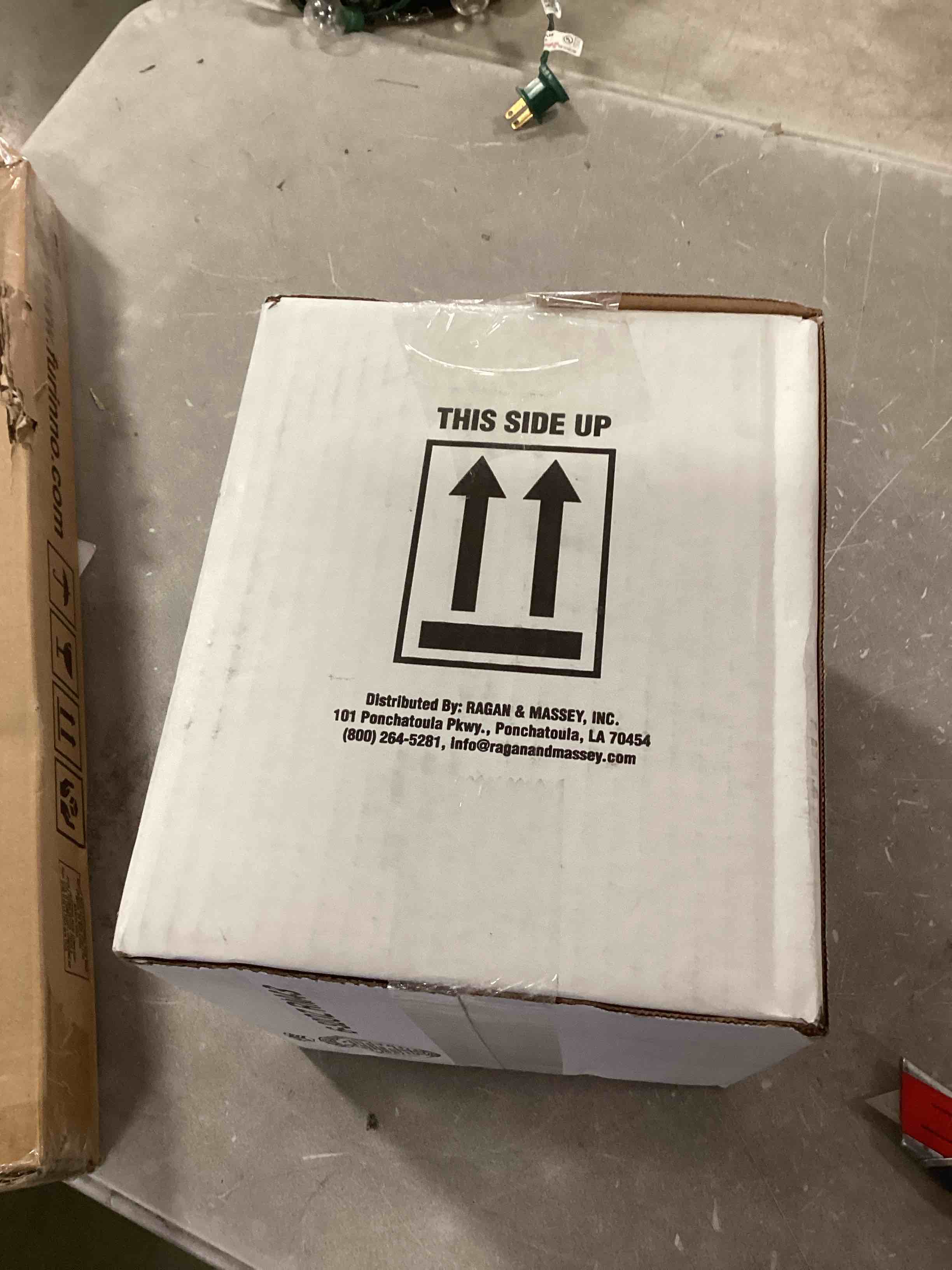 https://s3.amazonaws.com/lotting-images-prod/bidfta/PPE1858495_1733496181327.jpeg