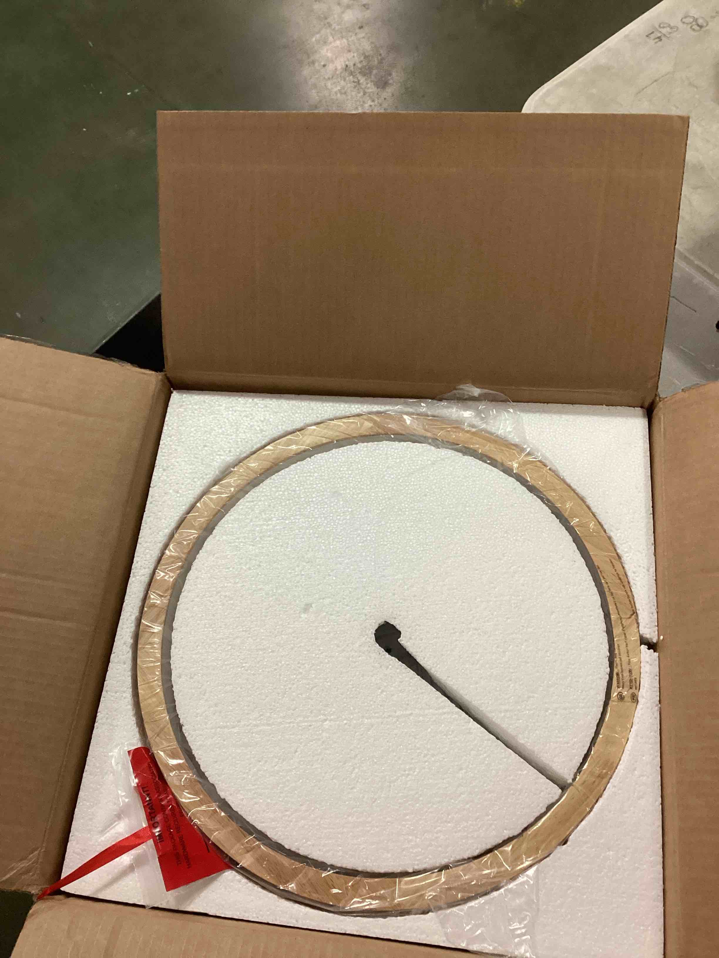 https://s3.amazonaws.com/lotting-images-prod/bidfta/PPE1858604_1733751090920.jpeg