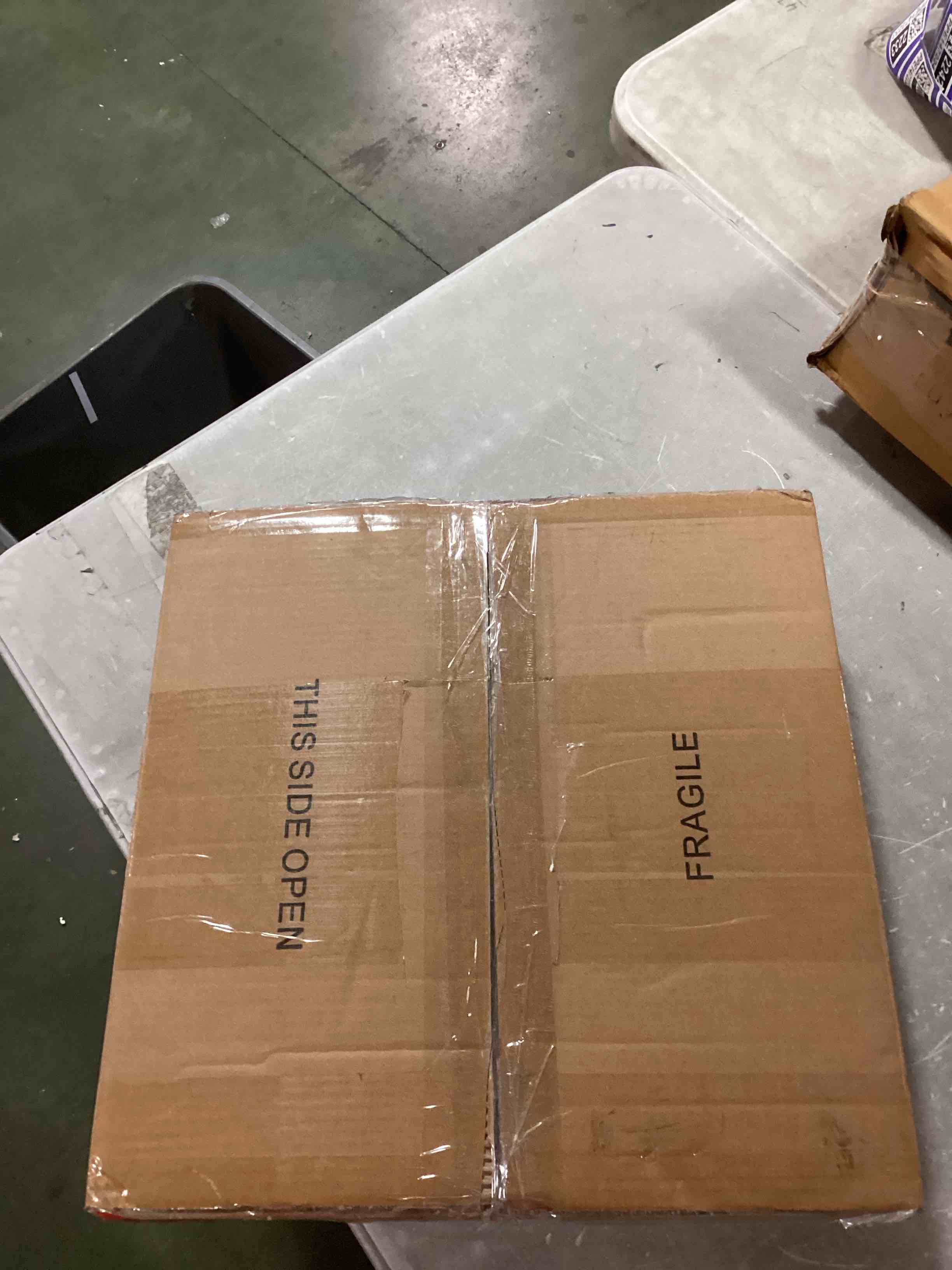 https://s3.amazonaws.com/lotting-images-prod/bidfta/PPE1858604_1733751136403.jpeg