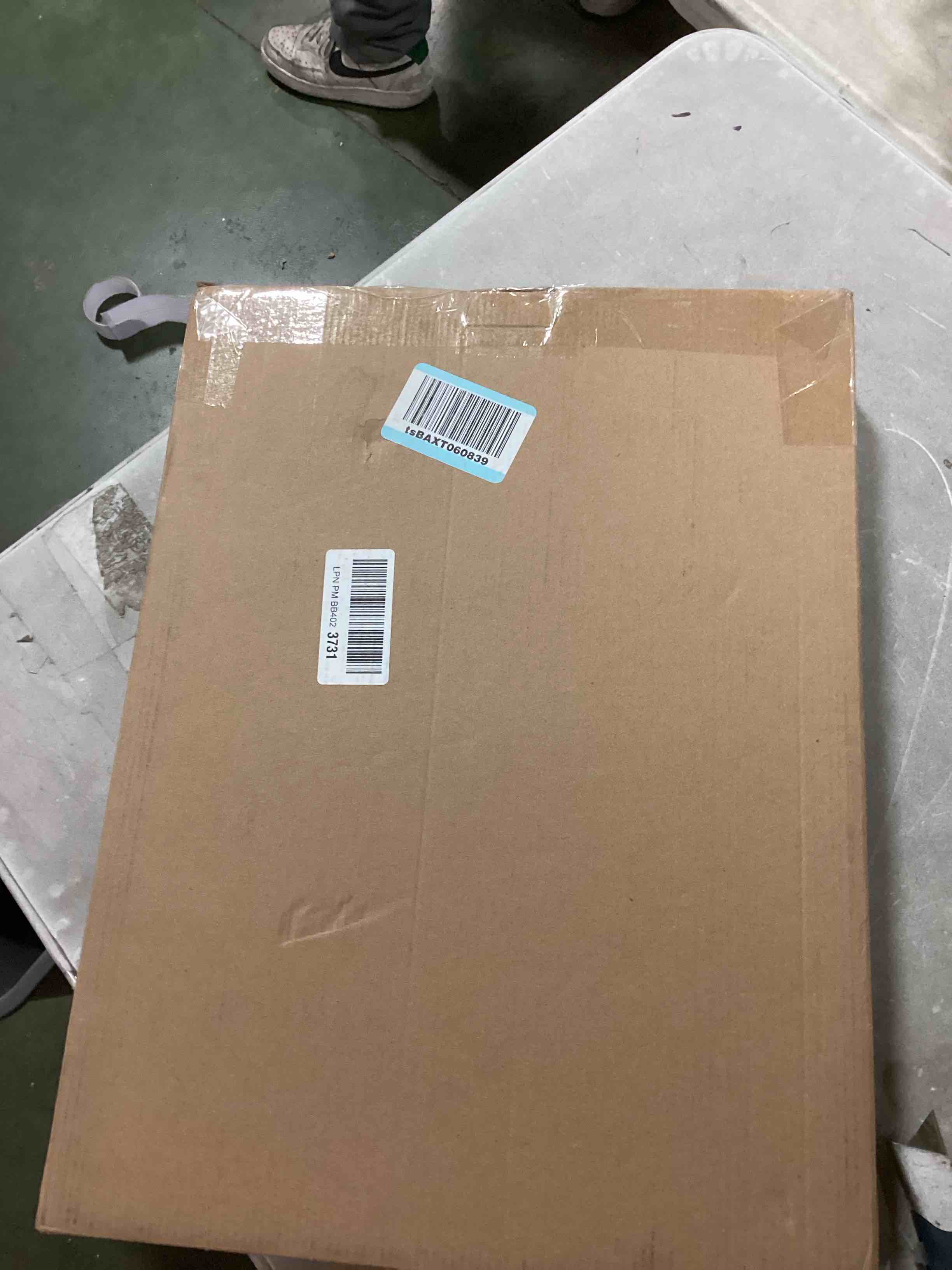 https://s3.amazonaws.com/lotting-images-prod/bidfta/PPE1858613_1733752845896.jpeg