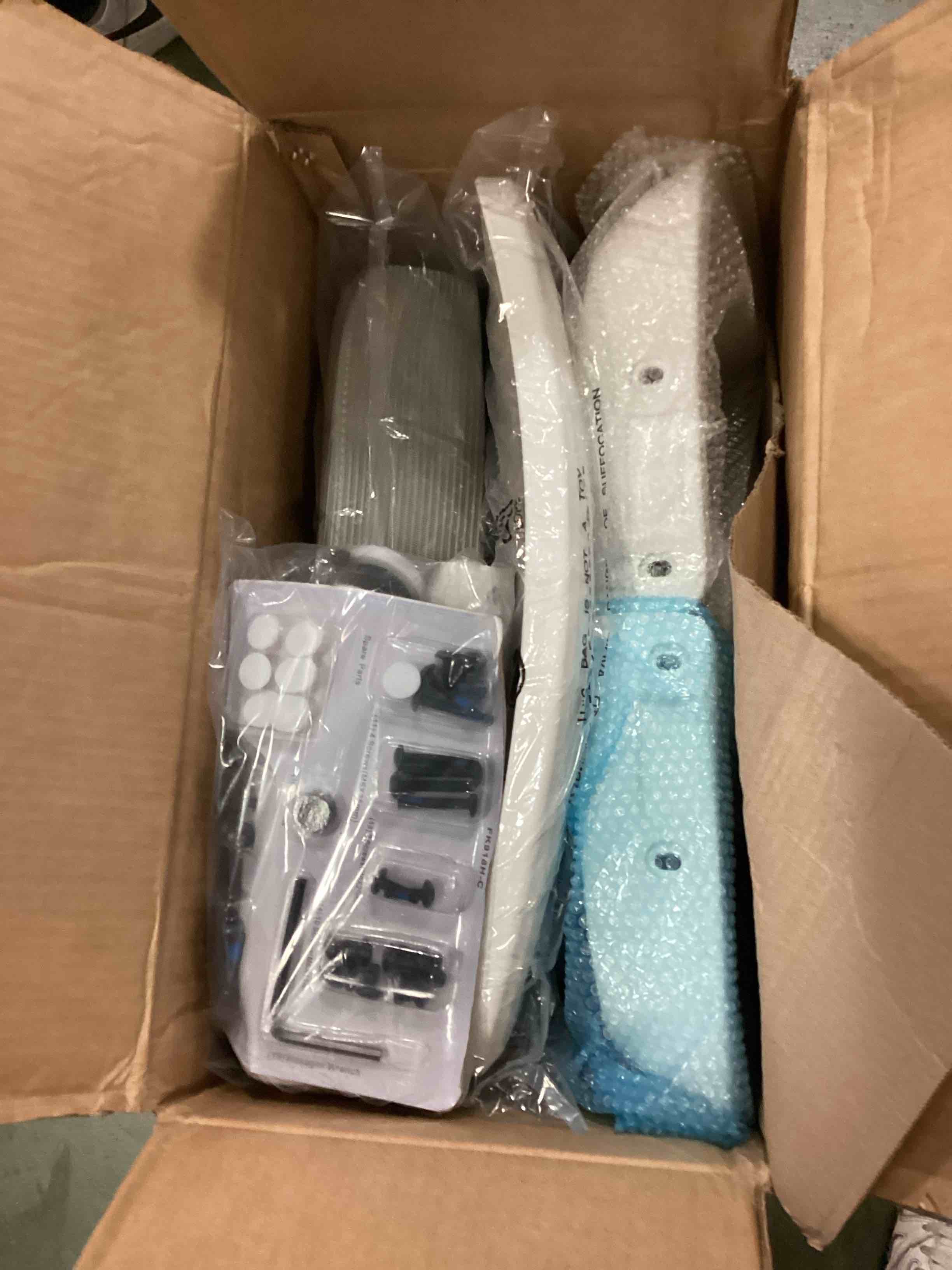 https://s3.amazonaws.com/lotting-images-prod/bidfta/PPE1858835_1733919227703.jpeg