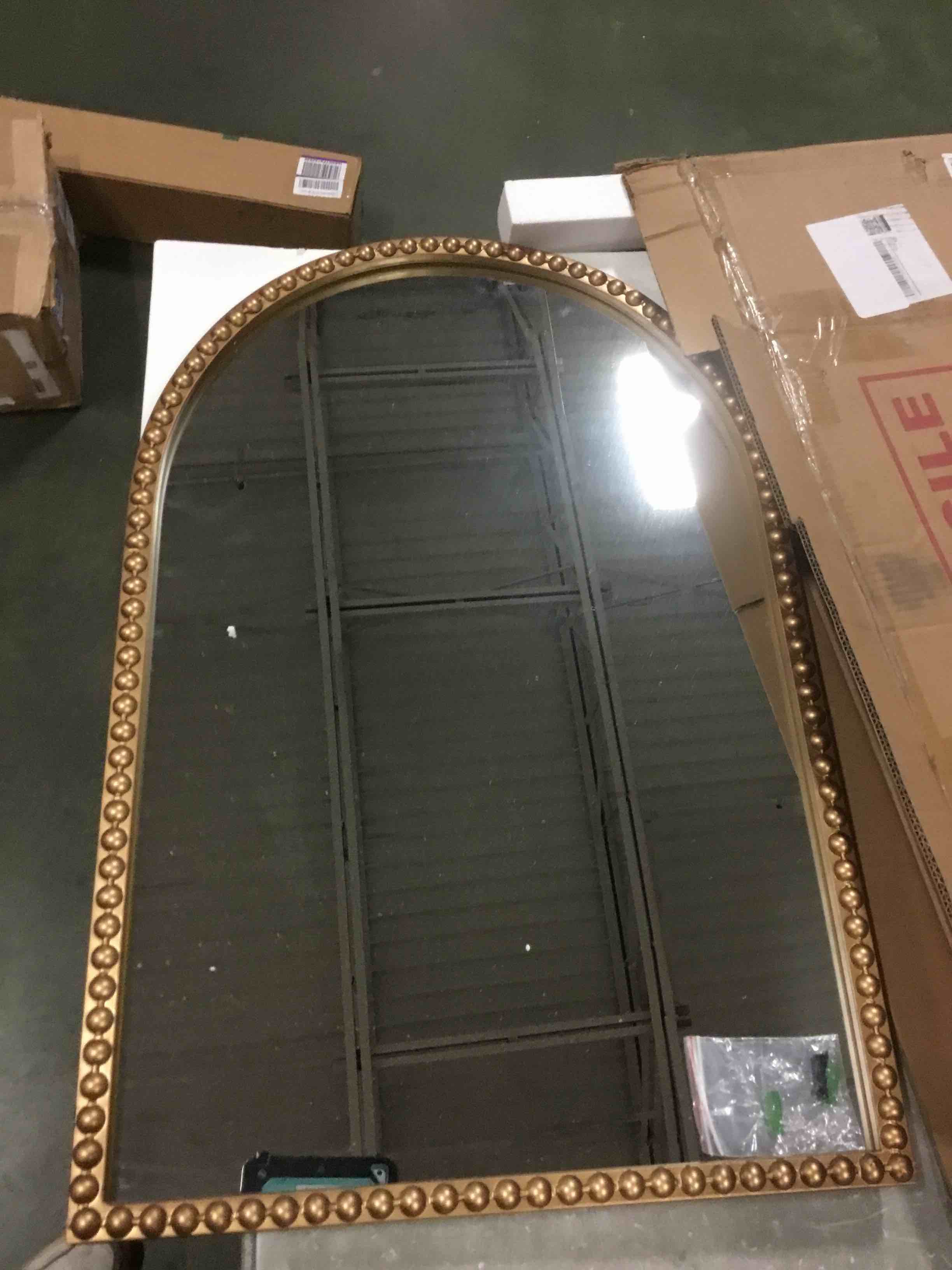 https://s3.amazonaws.com/lotting-images-prod/bidfta/PPE1859366_1734528541348.jpeg