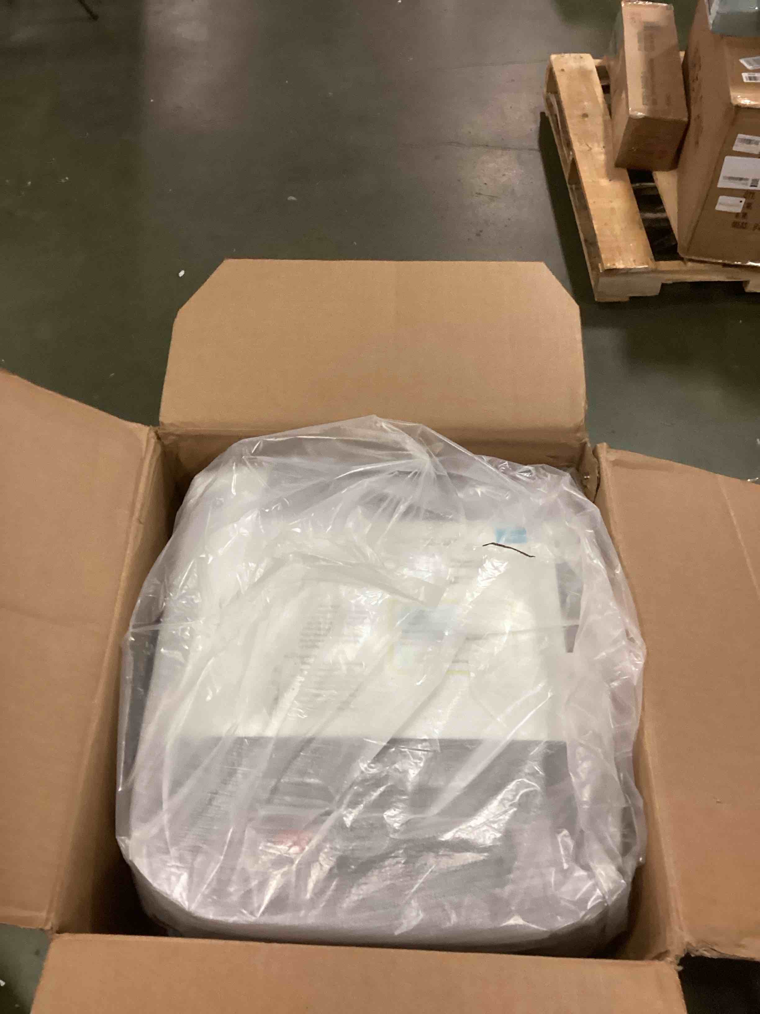https://s3.amazonaws.com/lotting-images-prod/bidfta/PPE1859519_1734617142437.jpeg