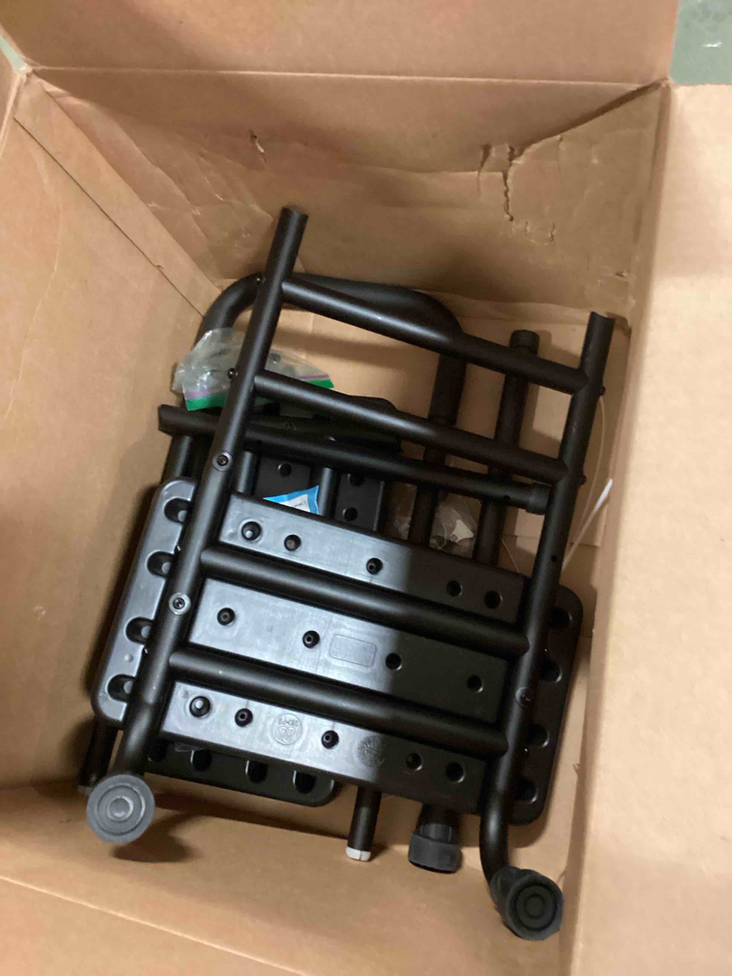 https://s3.amazonaws.com/lotting-images-prod/bidfta/PPE1860151_1735583104628.jpeg