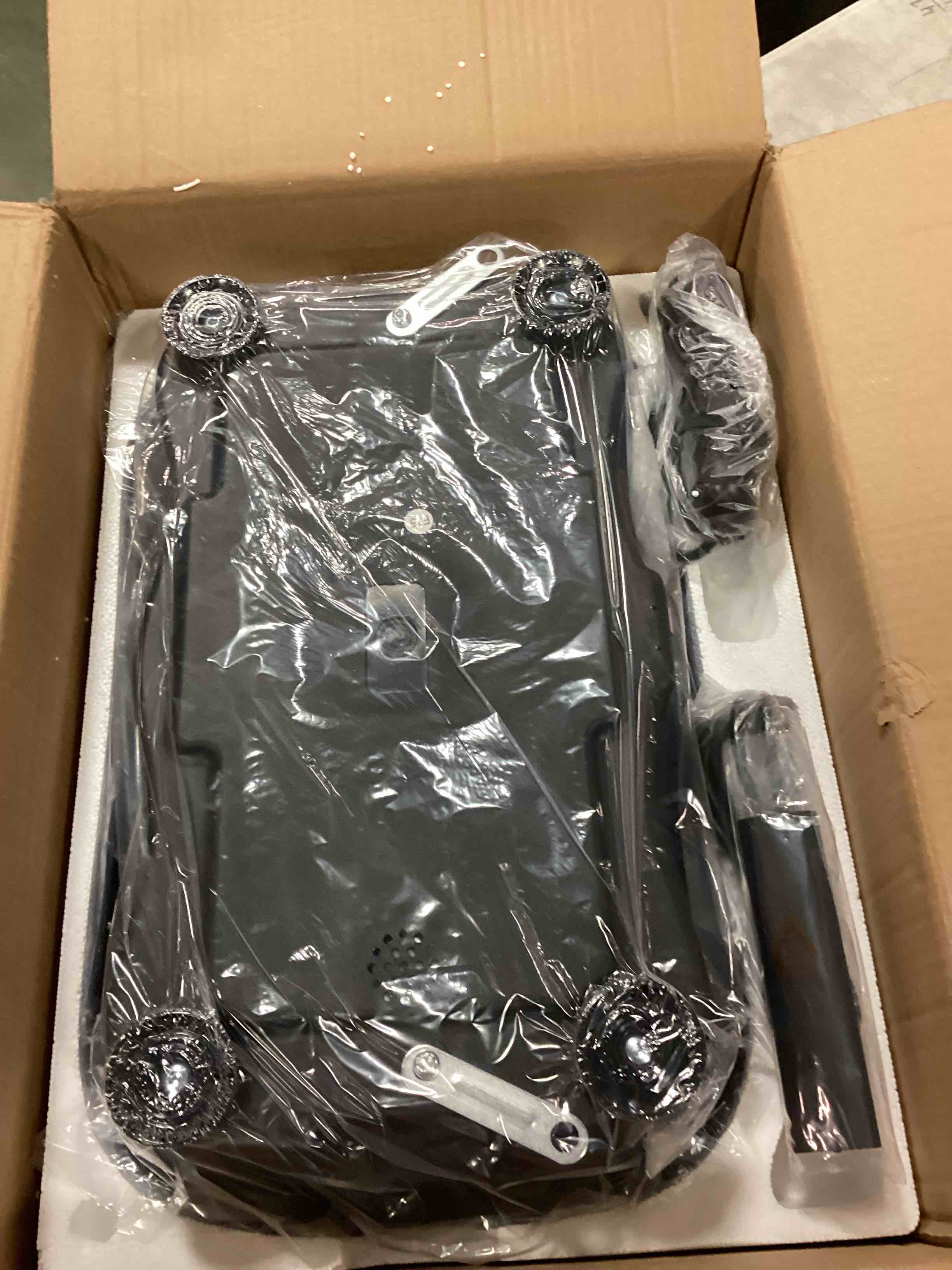 https://s3.amazonaws.com/lotting-images-prod/bidfta/PPE1860212_1735650719622.jpeg