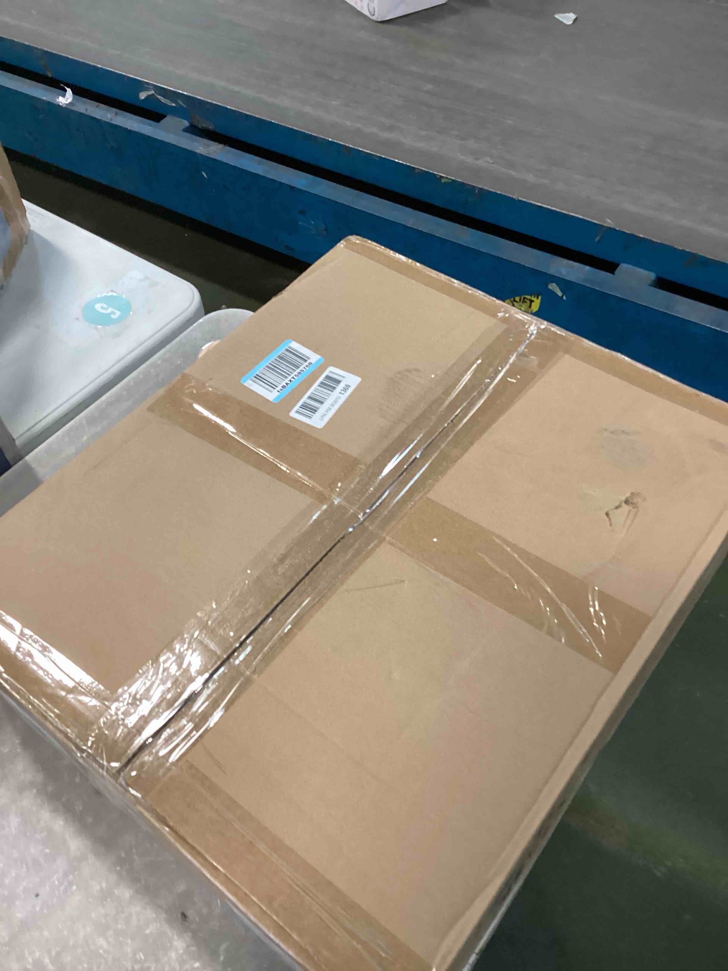 https://s3.amazonaws.com/lotting-images-prod/bidfta/PPE1860540_1735920027855.jpeg