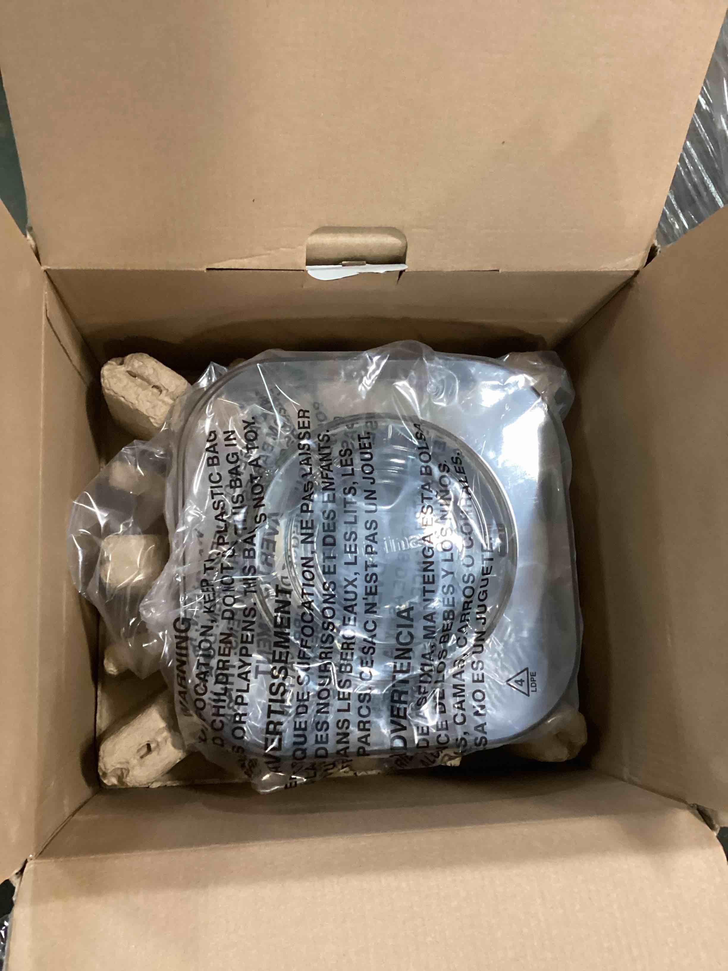https://s3.amazonaws.com/lotting-images-prod/bidfta/PPE1860621_1735936162820.jpeg