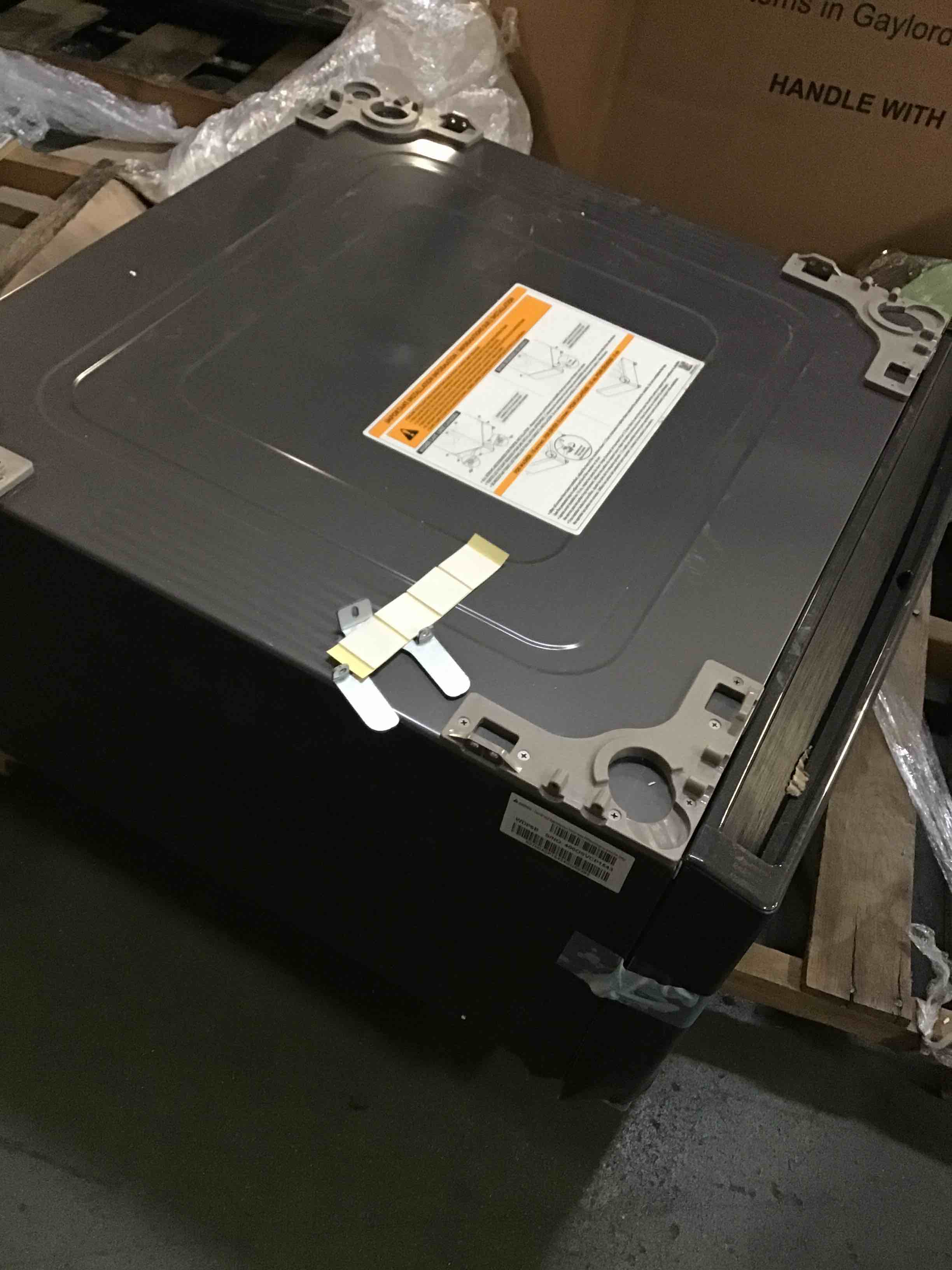 https://s3.amazonaws.com/lotting-images-prod/bidfta/PPE1860912_1737645751785.jpeg