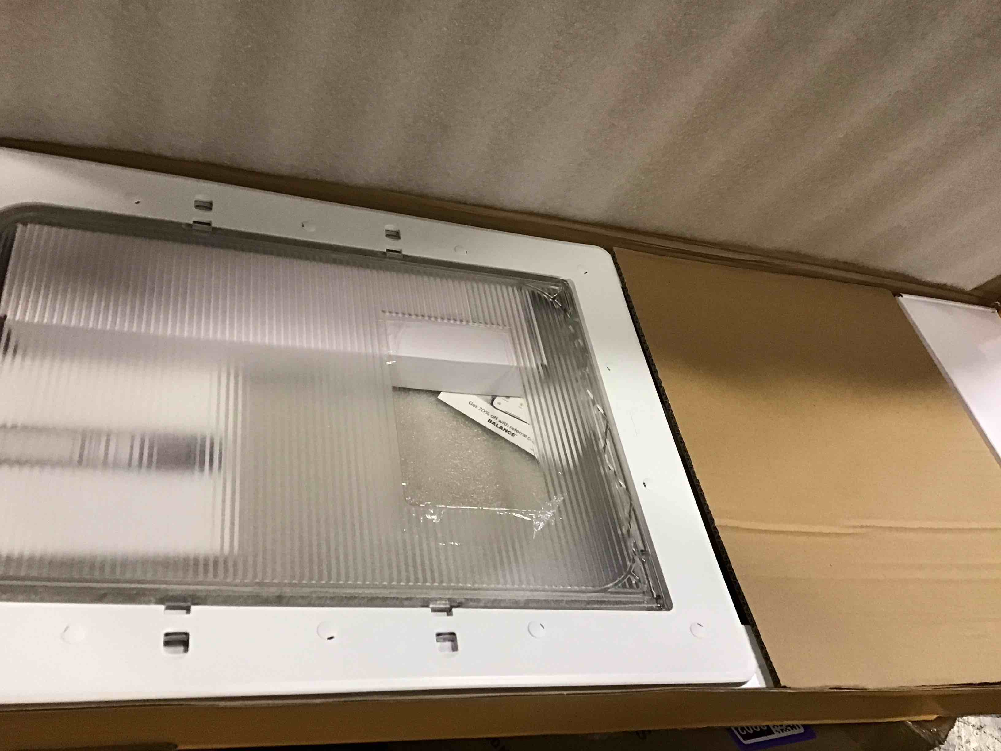 https://s3.amazonaws.com/lotting-images-prod/bidfta/PPE1863905_1742481804736.jpeg