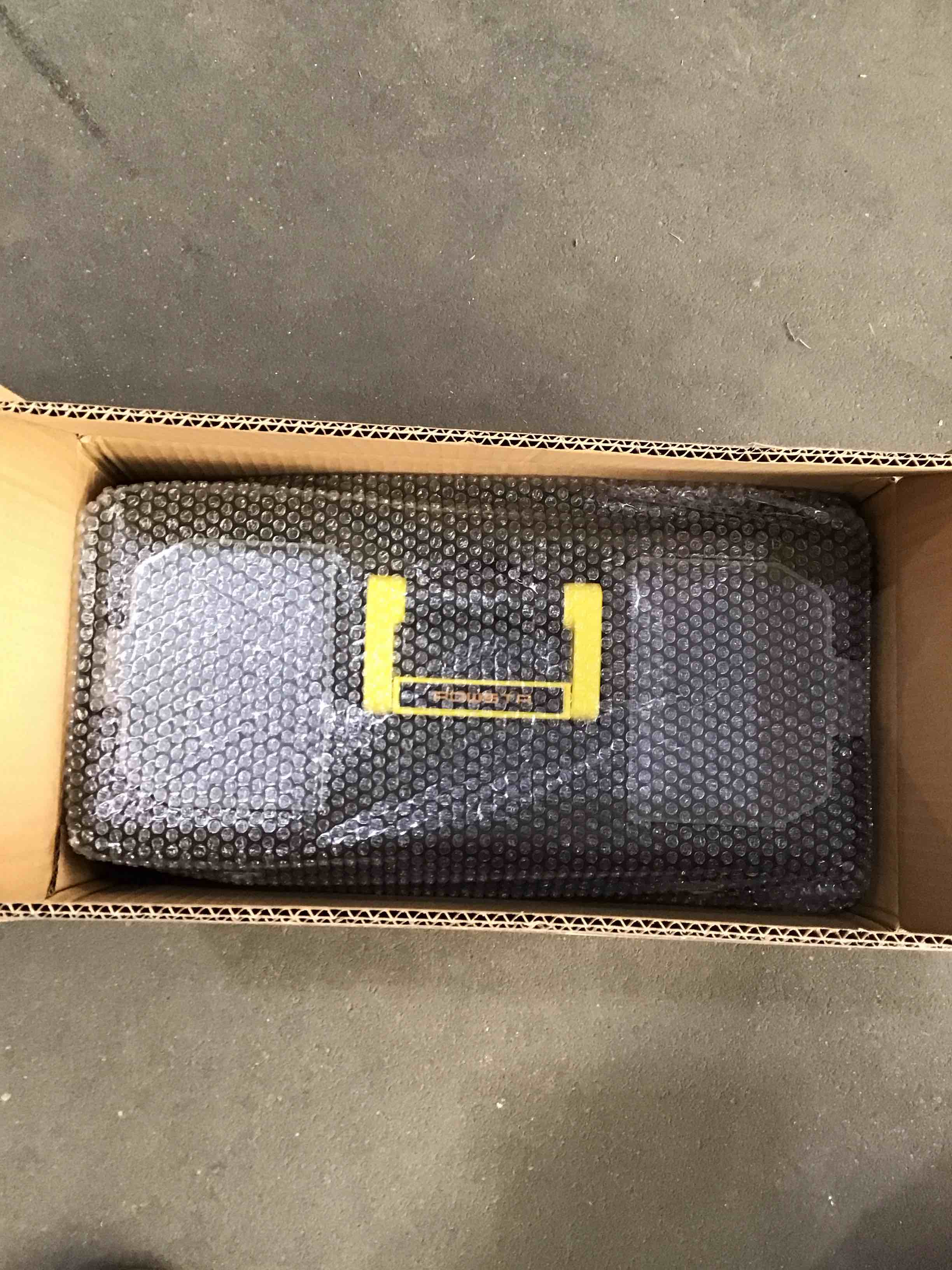 https://s3.amazonaws.com/lotting-images-prod/bidfta/PPE1867169_1737667645304.jpeg