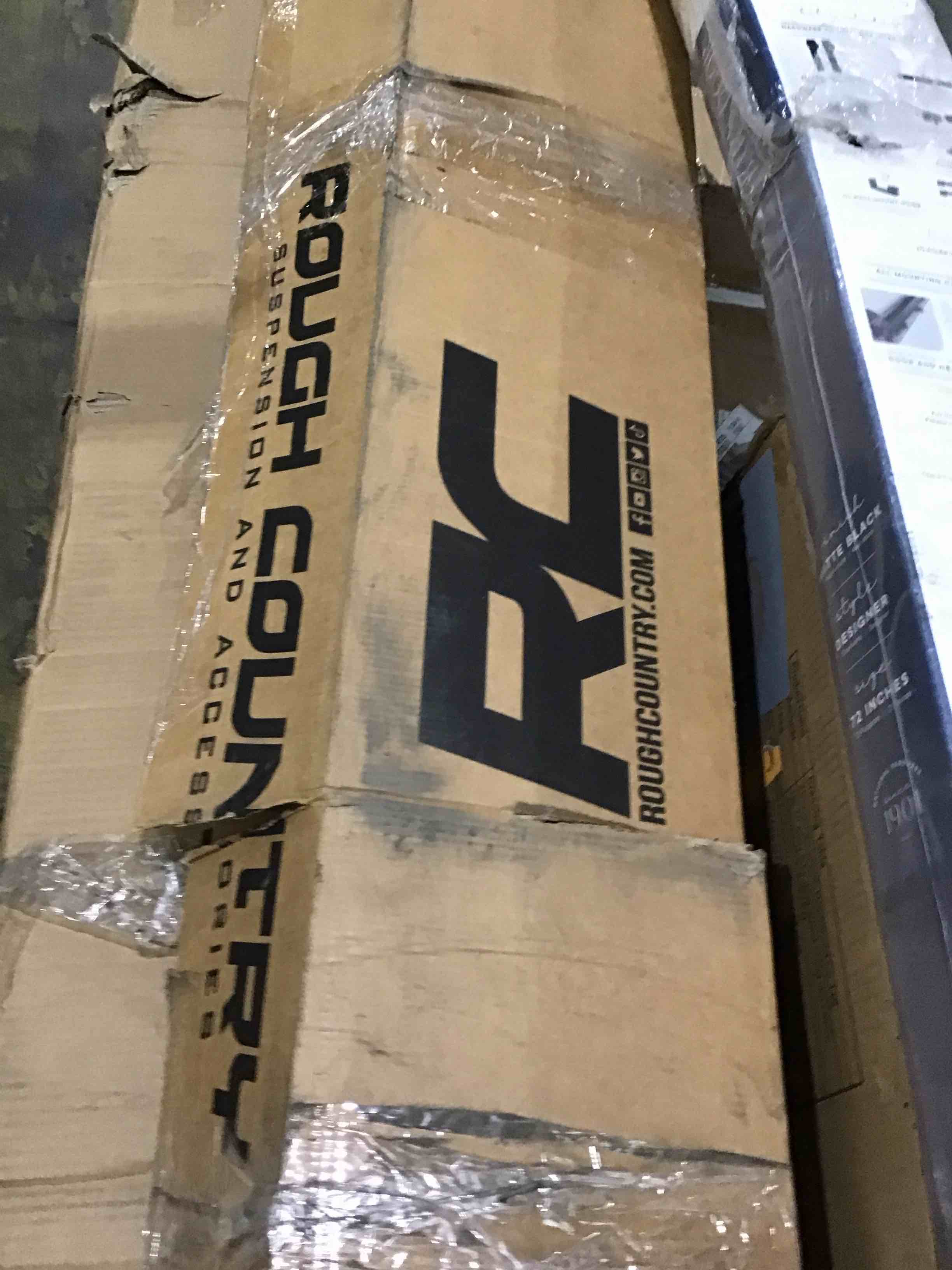 https://s3.amazonaws.com/lotting-images-prod/bidfta/PPE1870352_1737649601464.jpeg