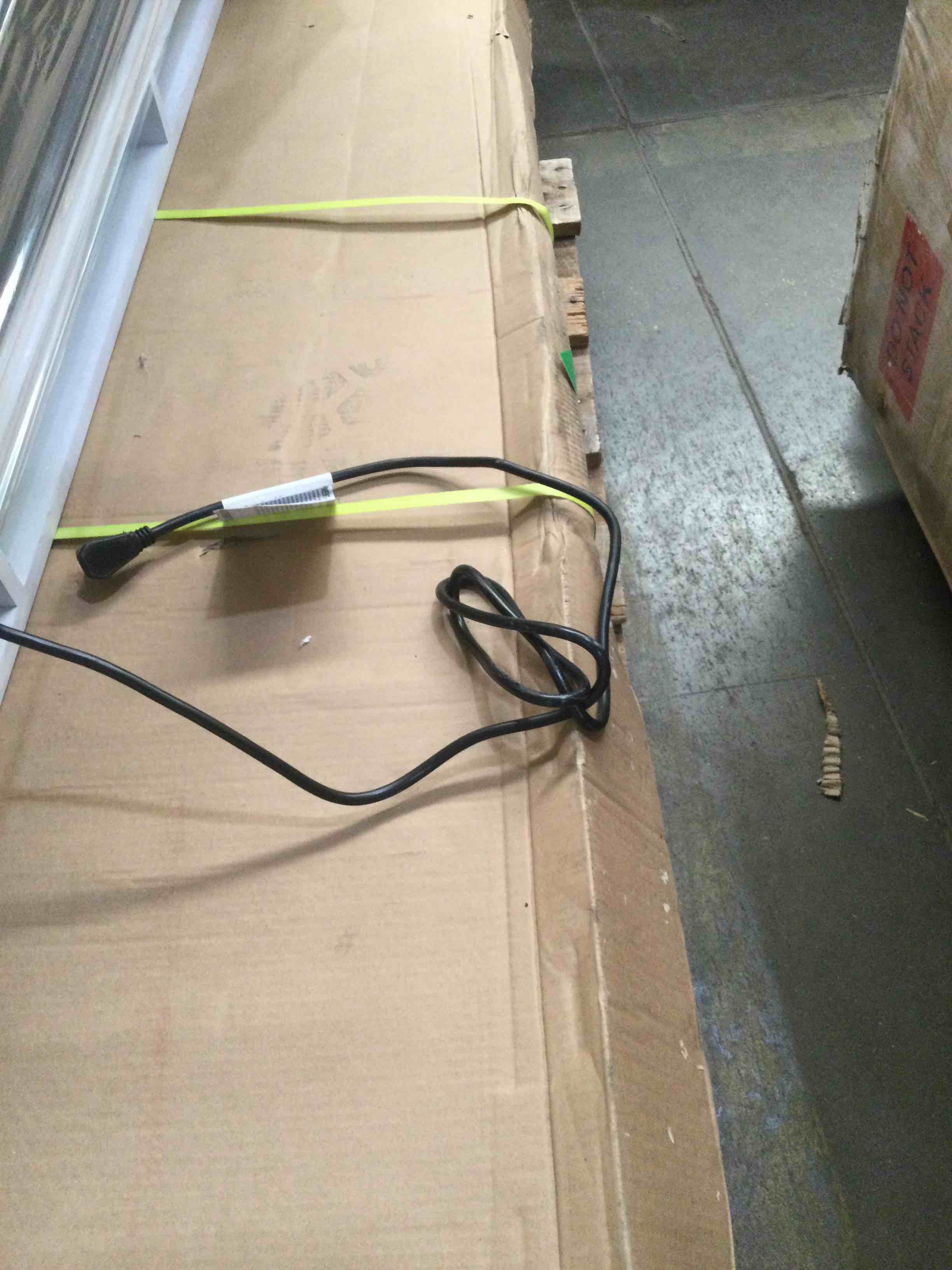 https://s3.amazonaws.com/lotting-images-prod/bidfta/PPE1870487_1737754309478.jpeg