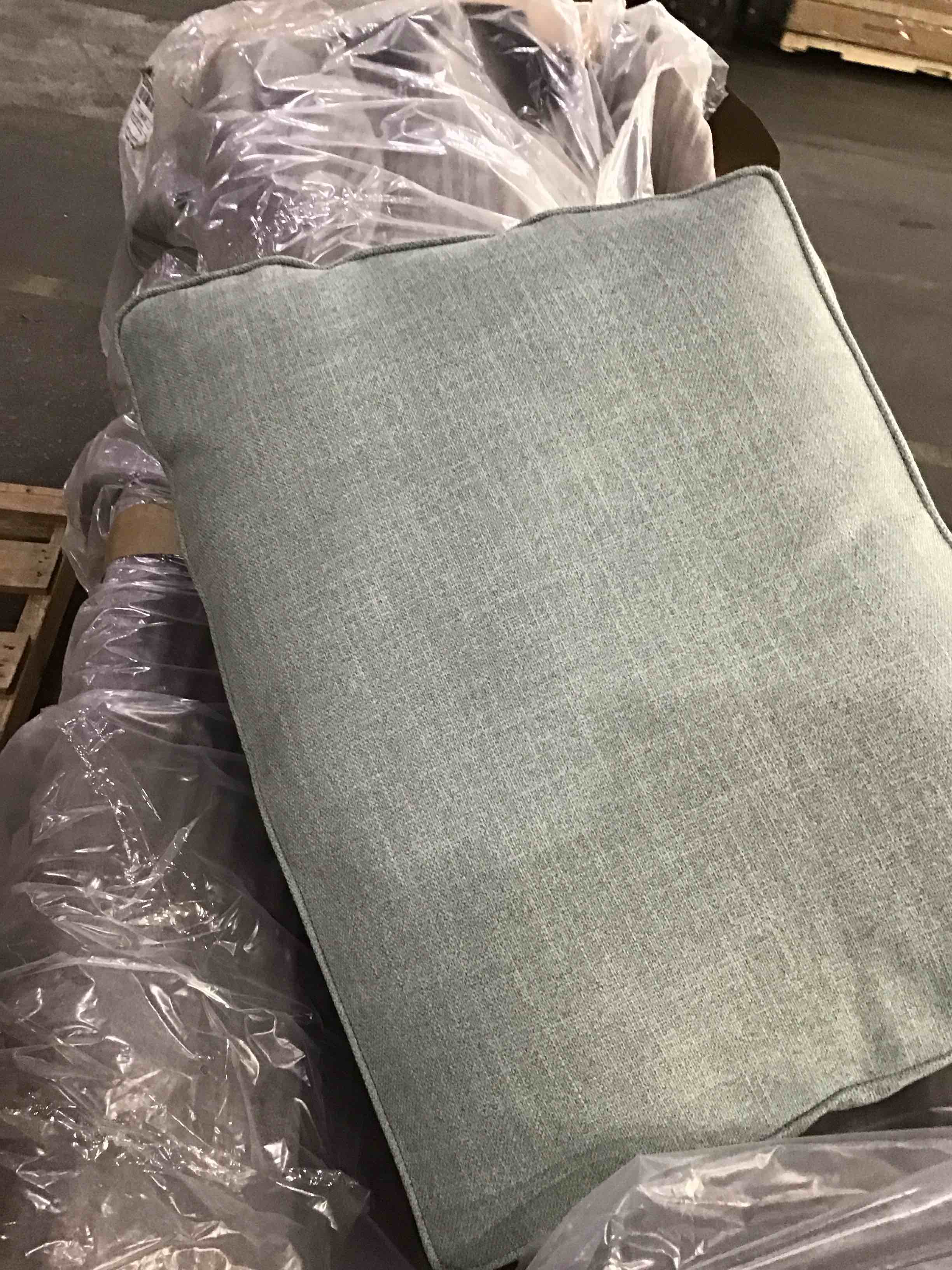 https://s3.amazonaws.com/lotting-images-prod/bidfta/PPE1872174_1741287963684.jpeg