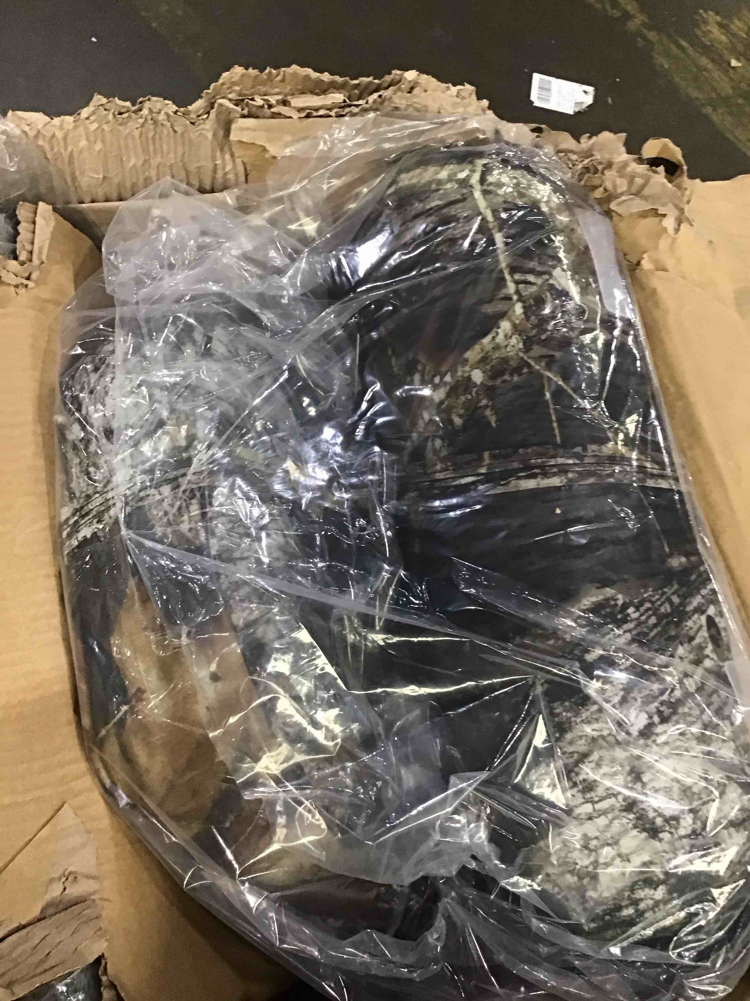 https://s3.amazonaws.com/lotting-images-prod/bidfta/PPE1877873_1750442795041.jpeg