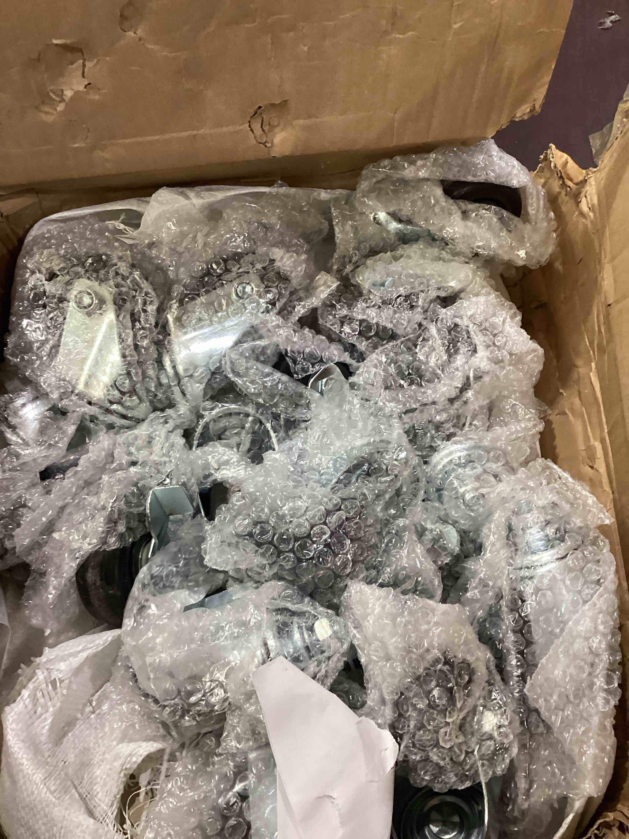 https://s3.amazonaws.com/lotting-images-prod/bidfta/PPE1877912_1750703628880.jpeg