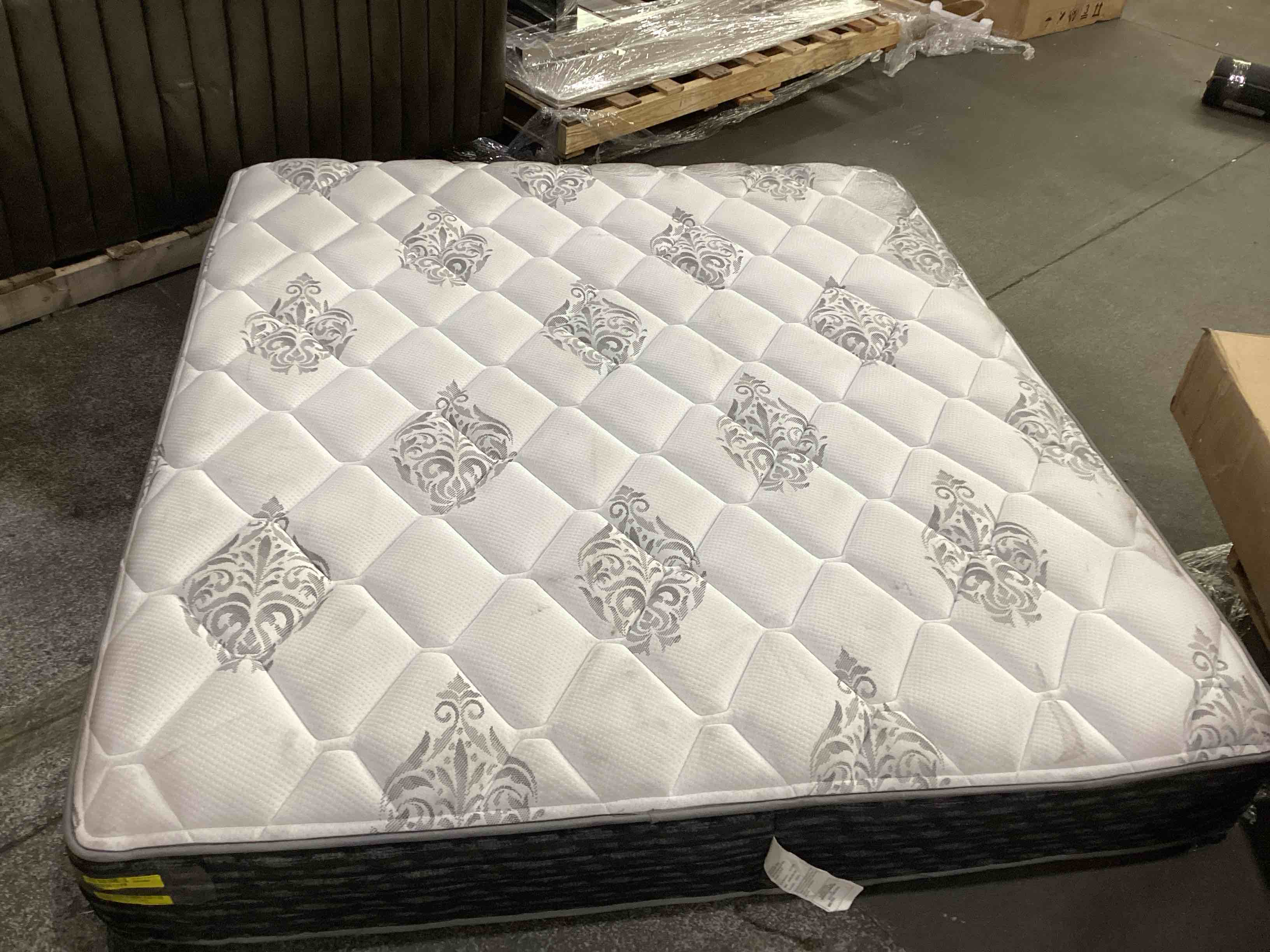 https://s3.amazonaws.com/lotting-images-prod/bidfta/PPE1877938_1750803096393.jpeg