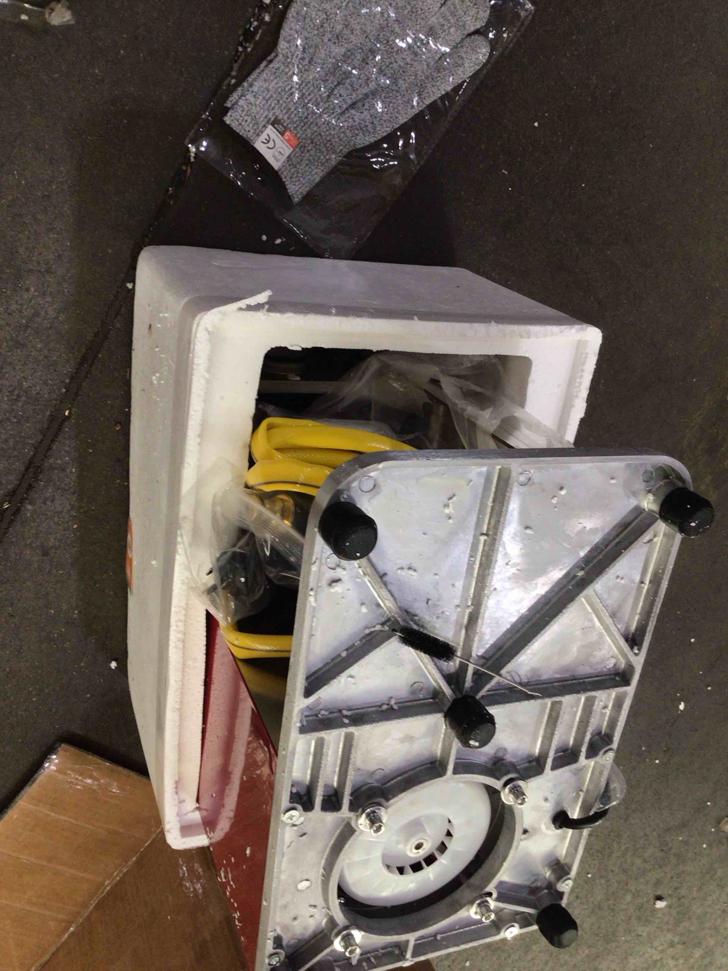 https://s3.amazonaws.com/lotting-images-prod/bidfta/PPE1878349_1752868196690.jpeg