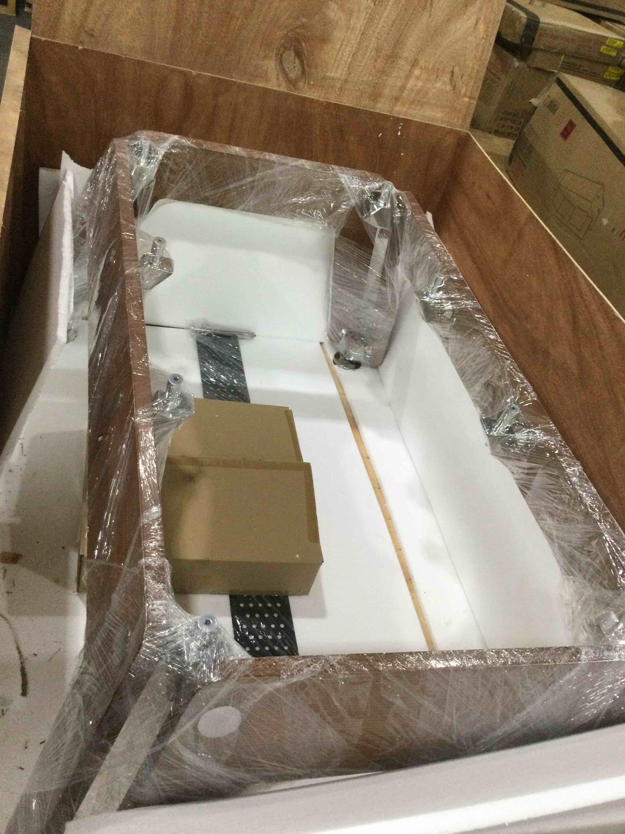 https://s3.amazonaws.com/lotting-images-prod/bidfta/PPE1879215_1741708114569.jpeg