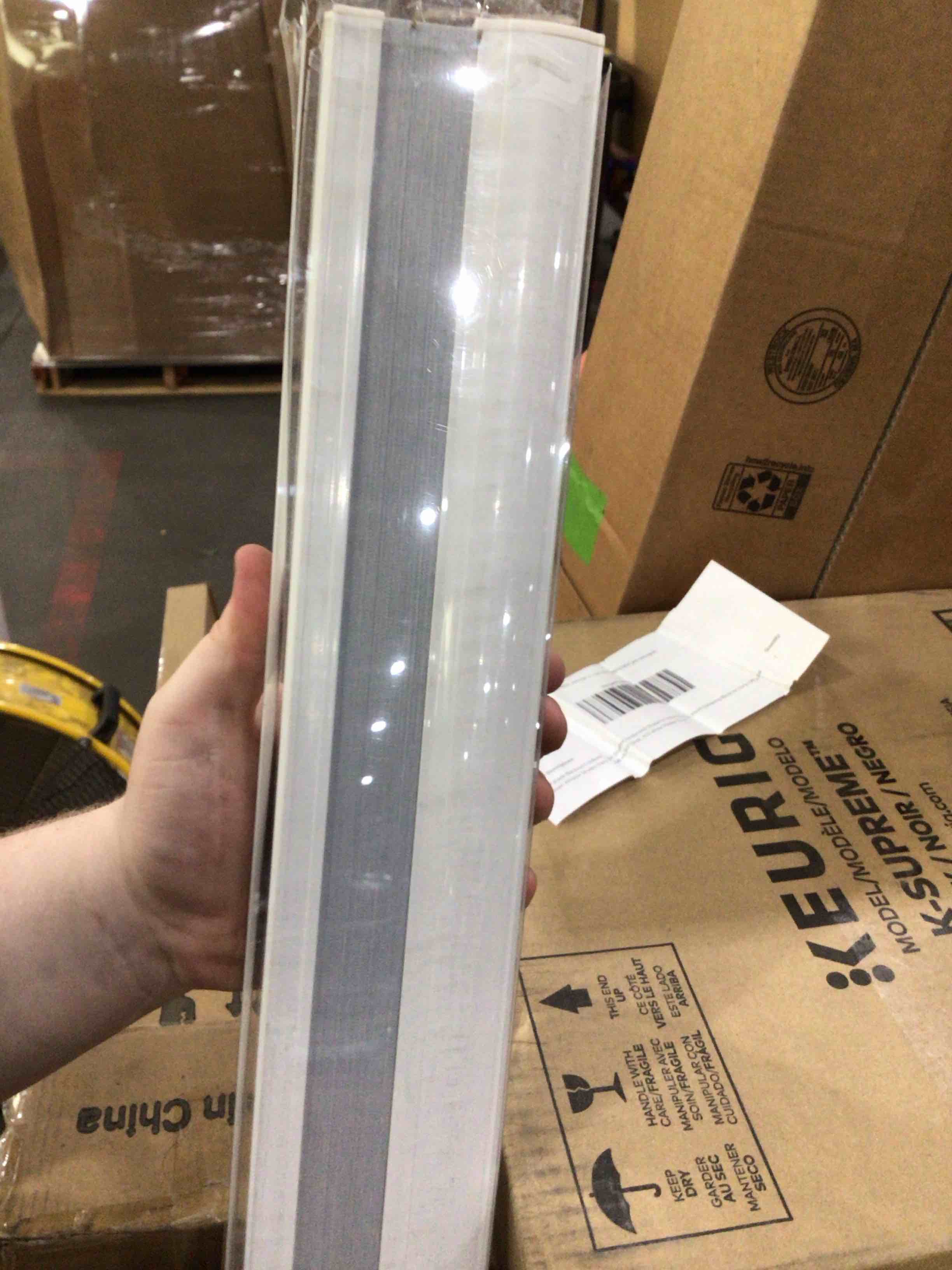 https://s3.amazonaws.com/lotting-images-prod/bidfta/PPE1880218_1746555141437.jpeg
