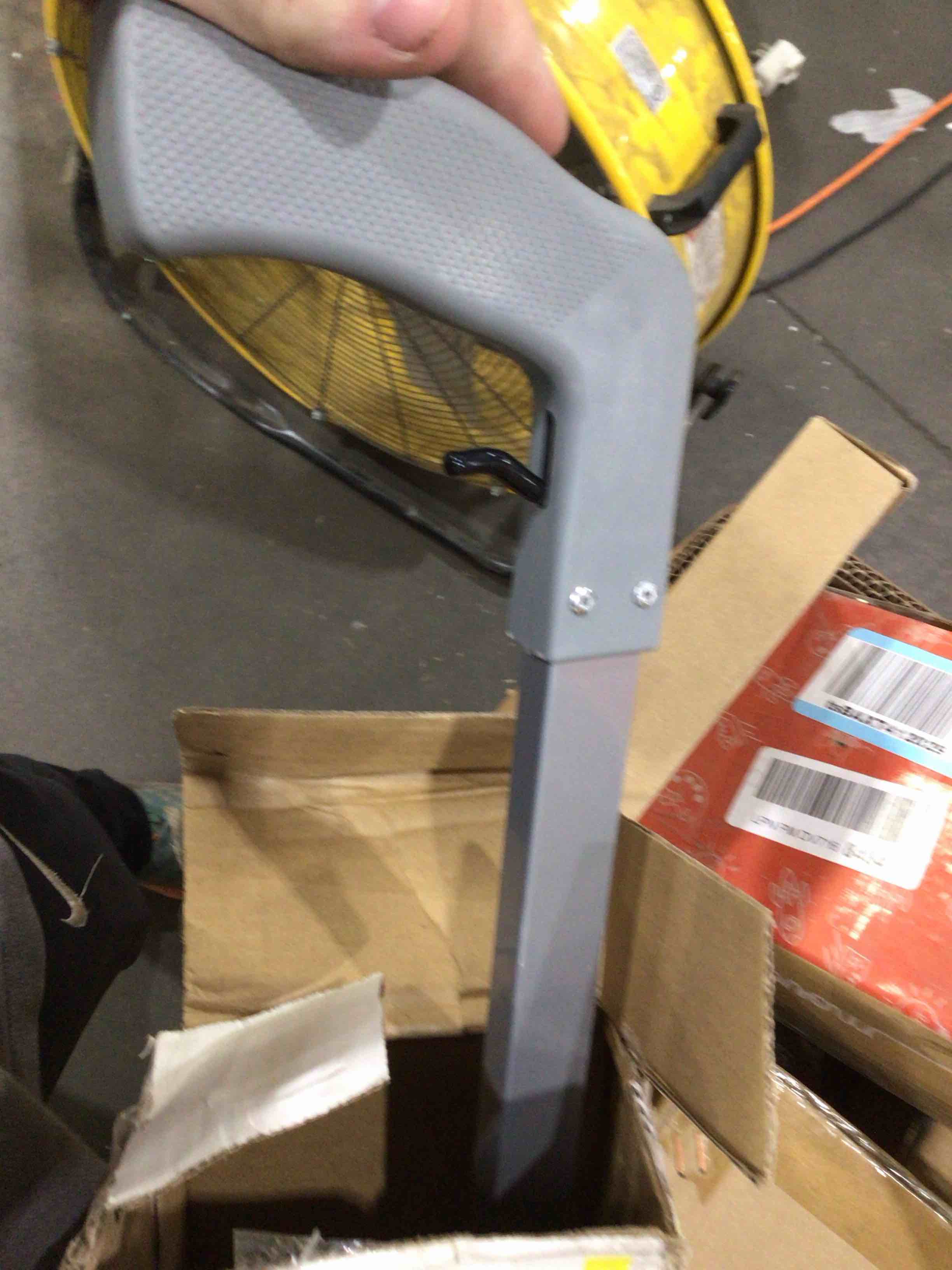 https://s3.amazonaws.com/lotting-images-prod/bidfta/PPE1880224_1746557865584.jpeg