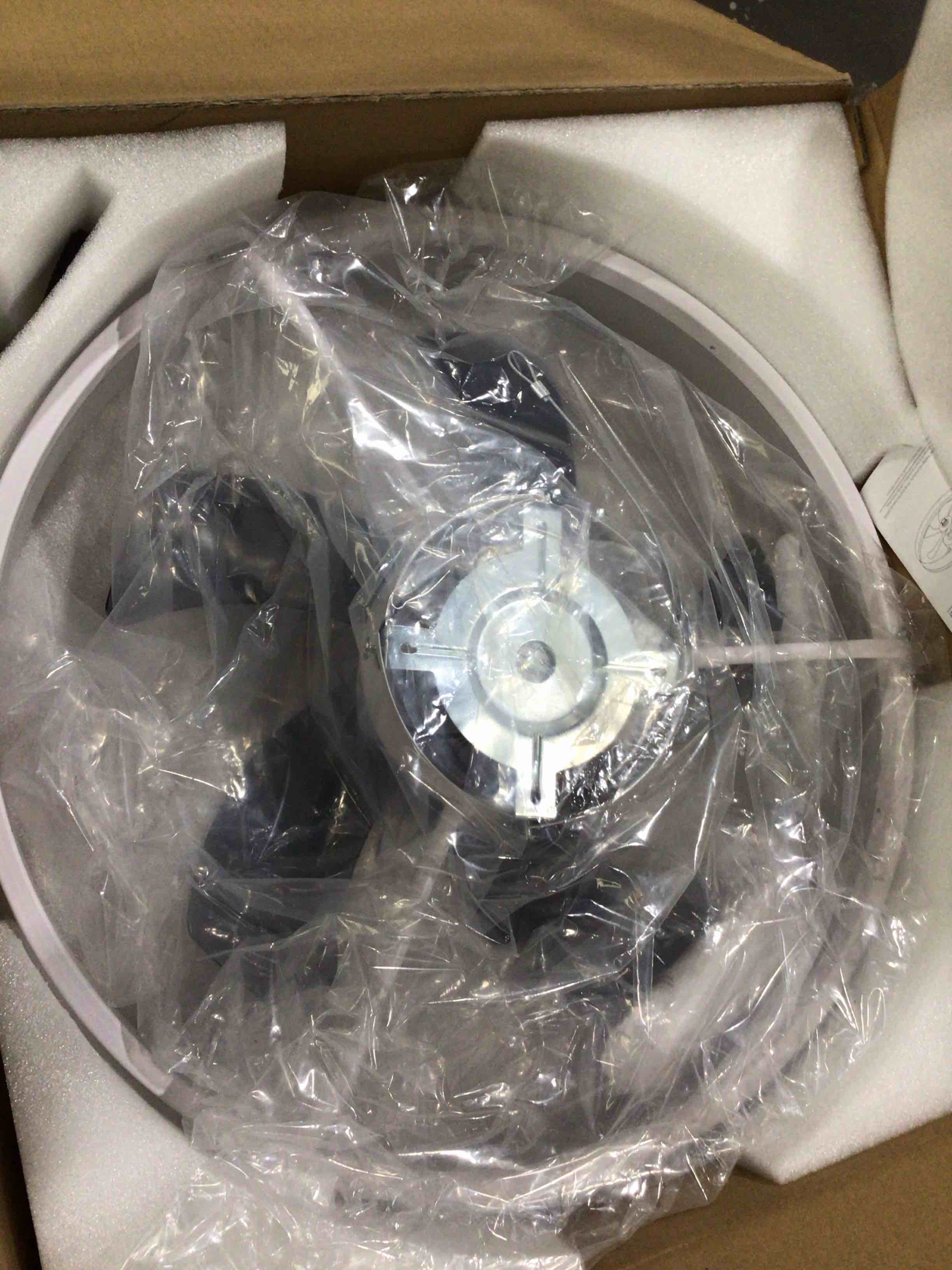 https://s3.amazonaws.com/lotting-images-prod/bidfta/PPE1880227_1746558547016.jpeg
