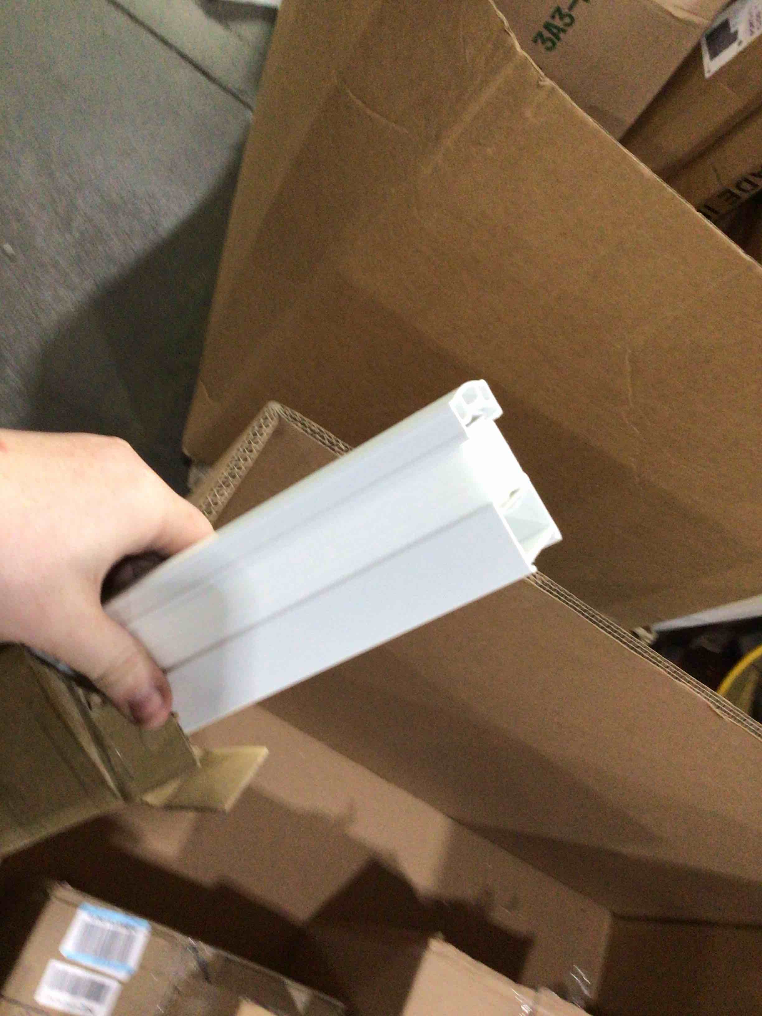 https://s3.amazonaws.com/lotting-images-prod/bidfta/PPE1880273_1746640508964.jpeg