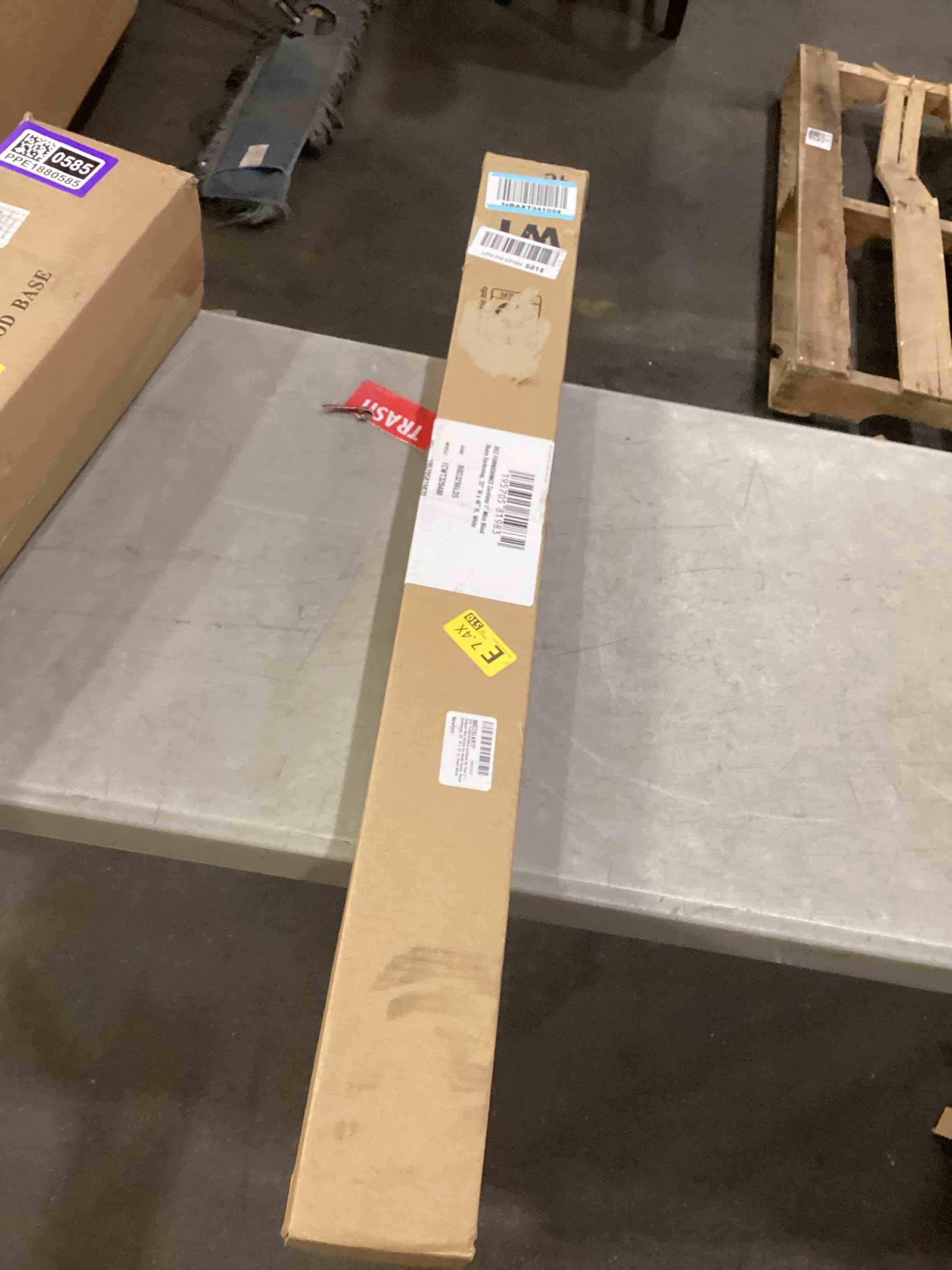 https://s3.amazonaws.com/lotting-images-prod/bidfta/PPE1880586_1747417418364.jpeg