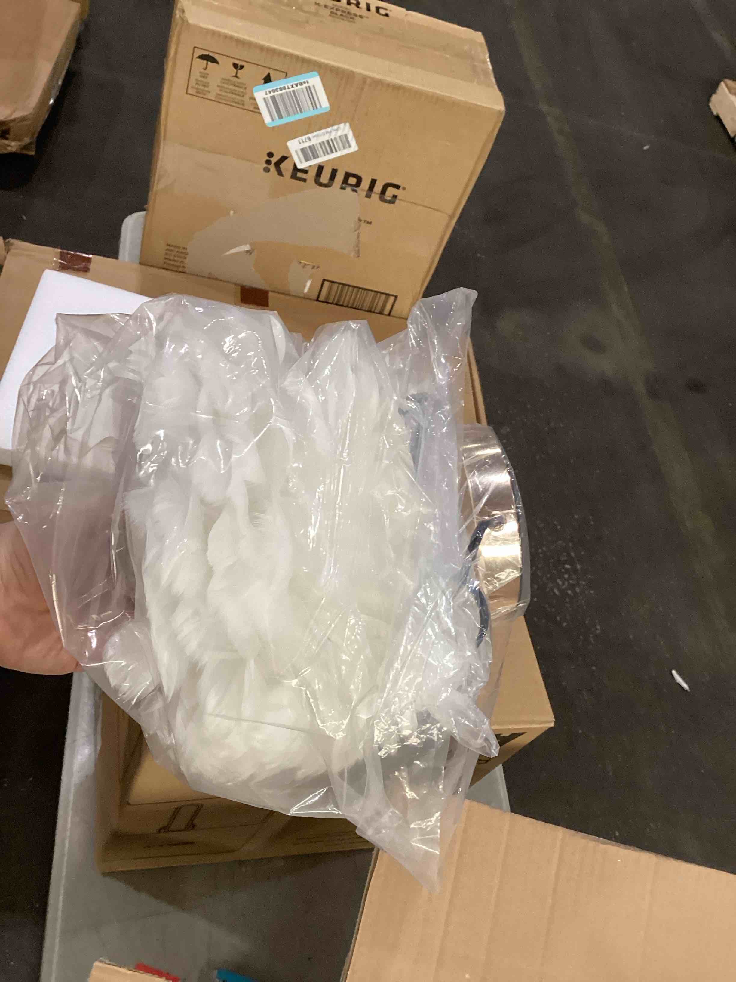 https://s3.amazonaws.com/lotting-images-prod/bidfta/PPE1880642_1747674889157.jpeg
