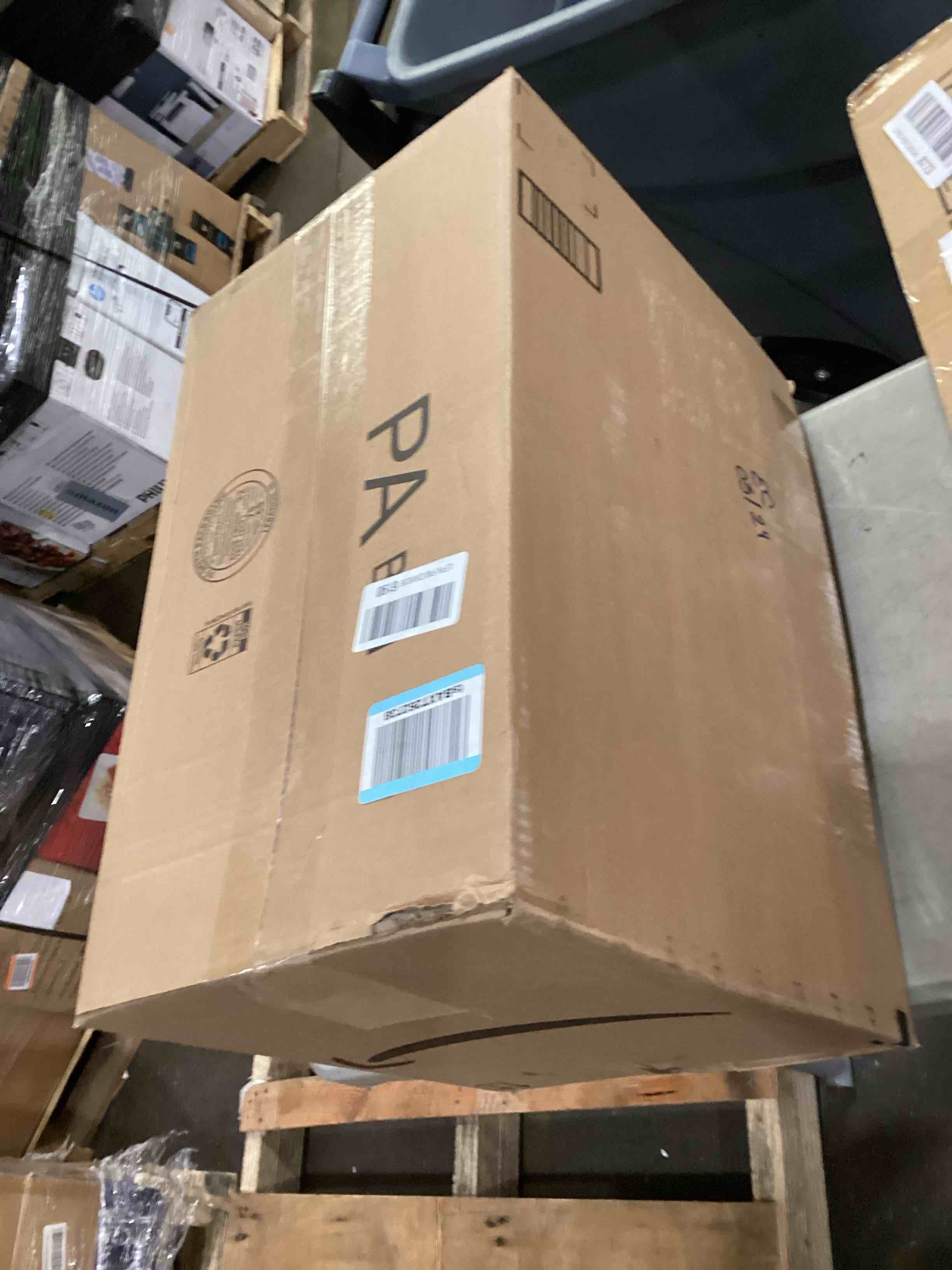 https://s3.amazonaws.com/lotting-images-prod/bidfta/PPE1880667_1747687911053.jpeg