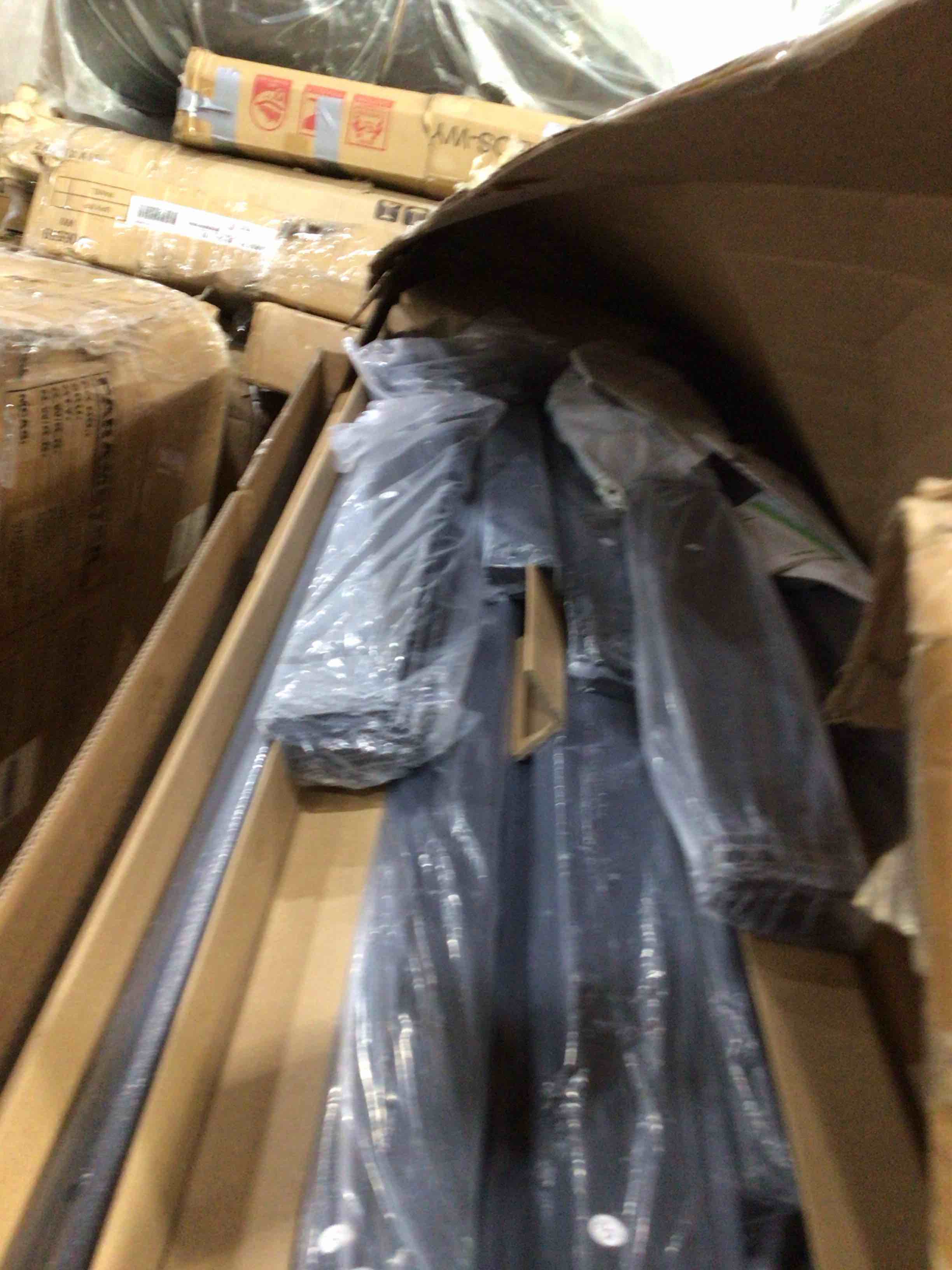 https://s3.amazonaws.com/lotting-images-prod/bidfta/PPE1881311_1749760765612.jpeg