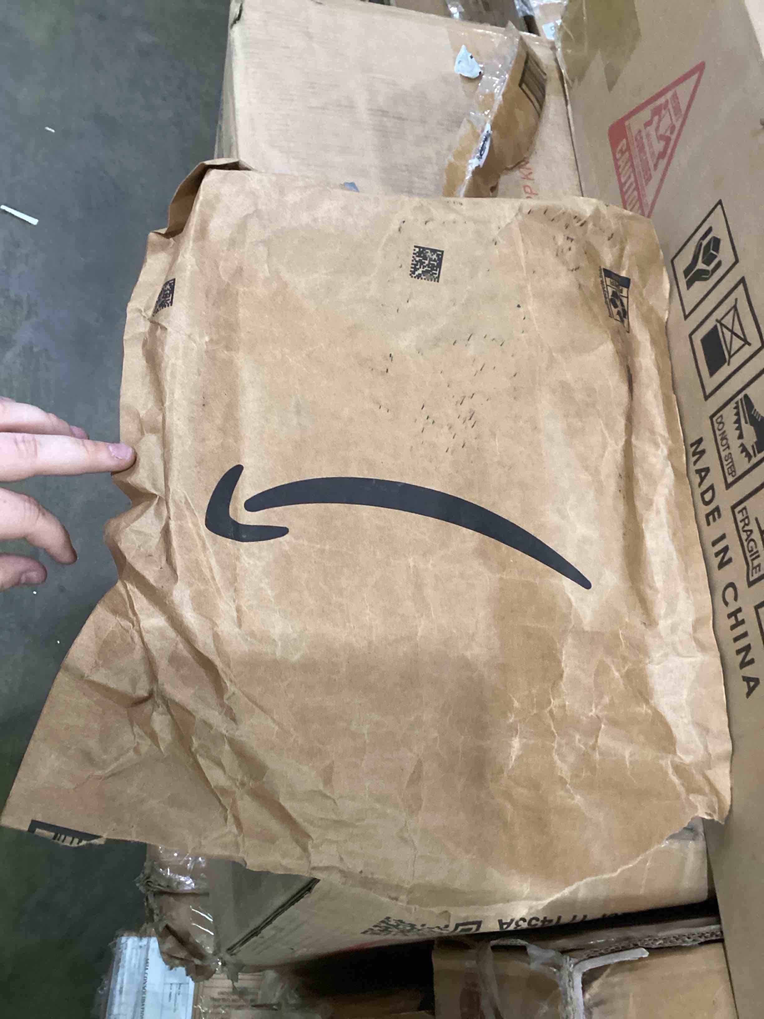 https://s3.amazonaws.com/lotting-images-prod/bidfta/PPE1881475_1750435068693.jpeg