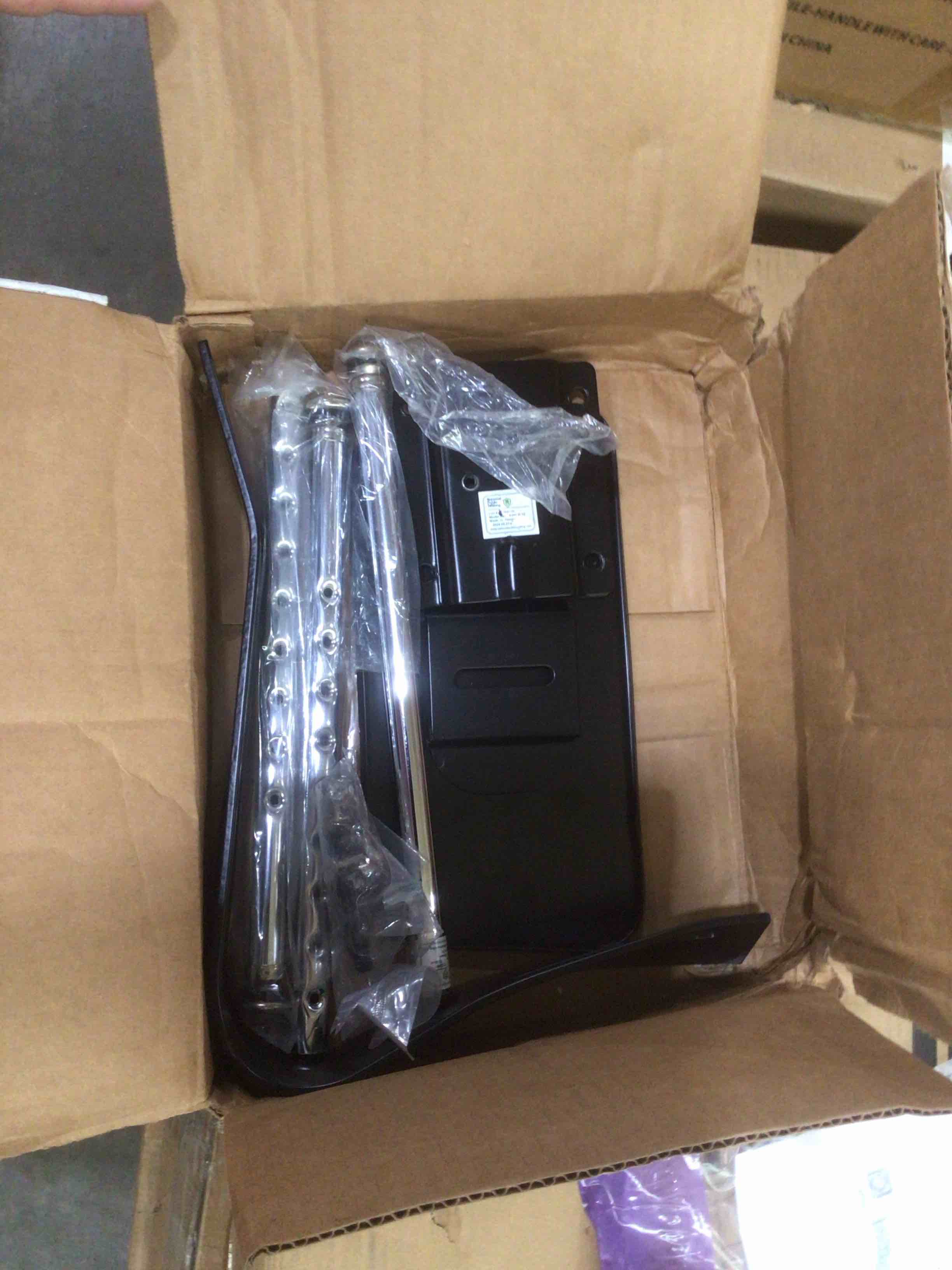https://s3.amazonaws.com/lotting-images-prod/bidfta/PPE1881632_1751046437441.jpeg