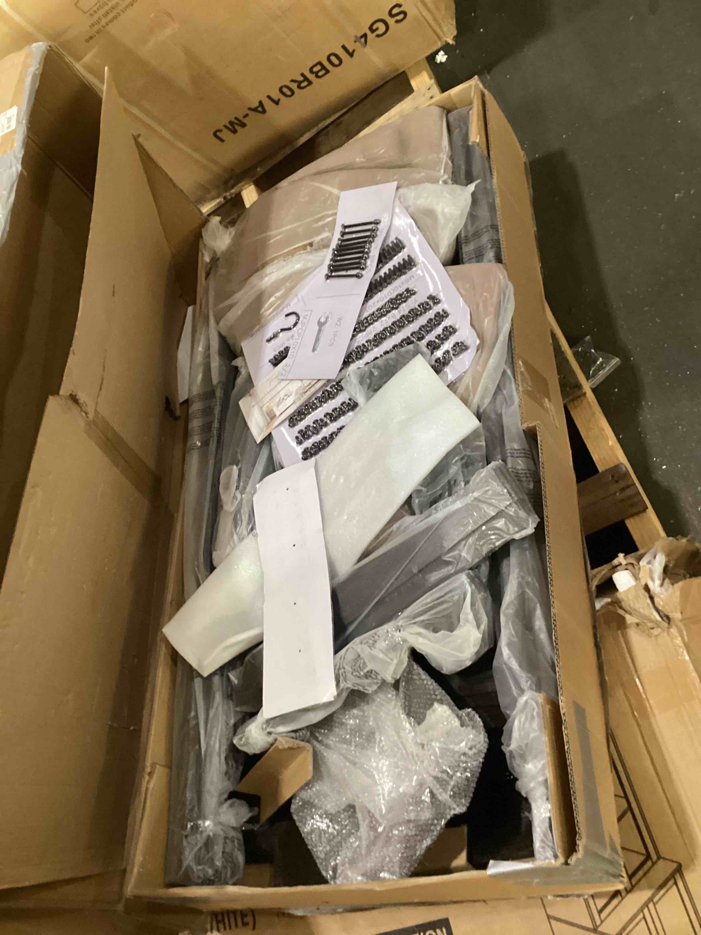 https://s3.amazonaws.com/lotting-images-prod/bidfta/PPE1881834_1752605959500.jpeg