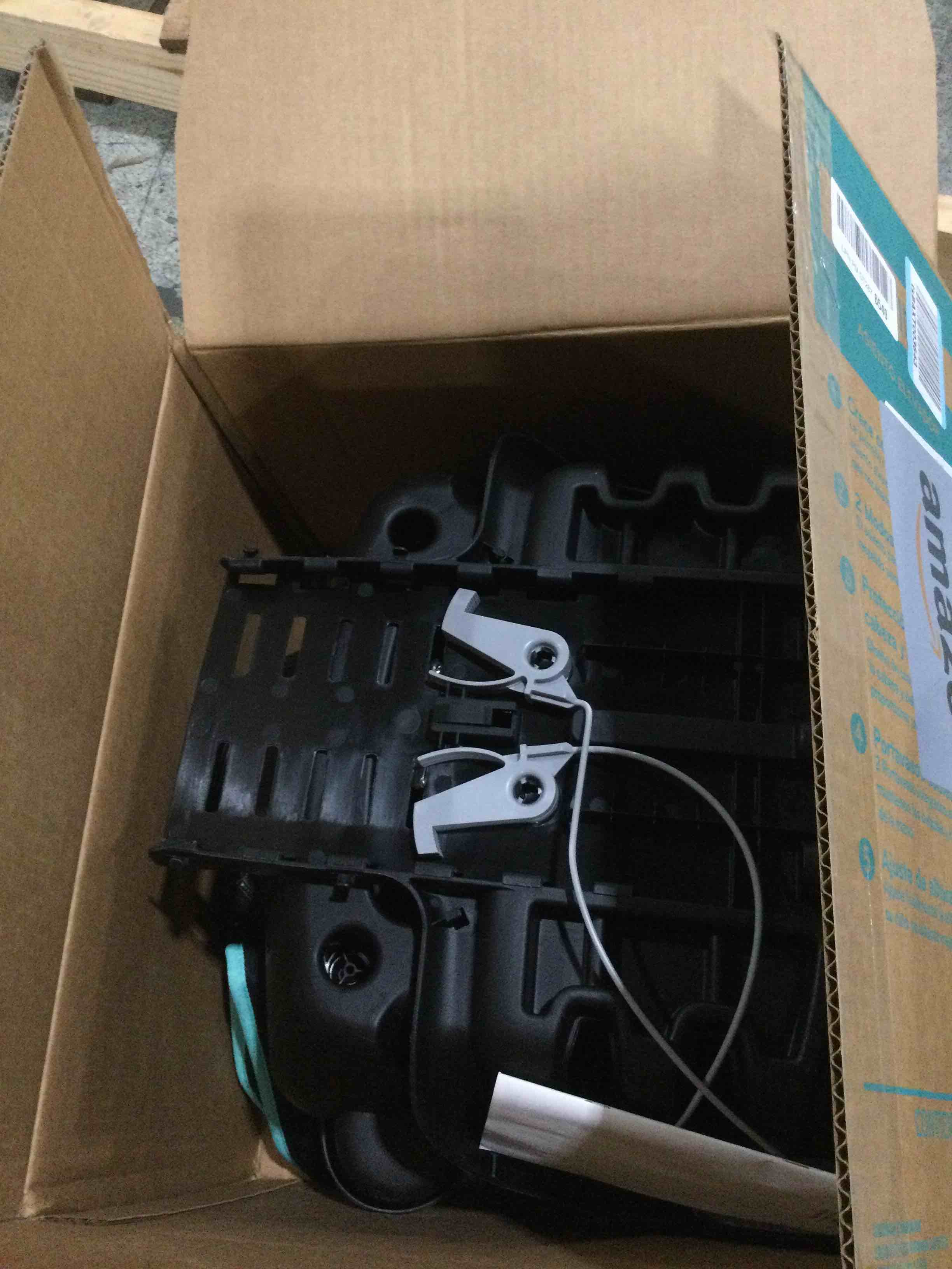 https://s3.amazonaws.com/lotting-images-prod/bidfta/PPE1882987_1743687063239.jpeg