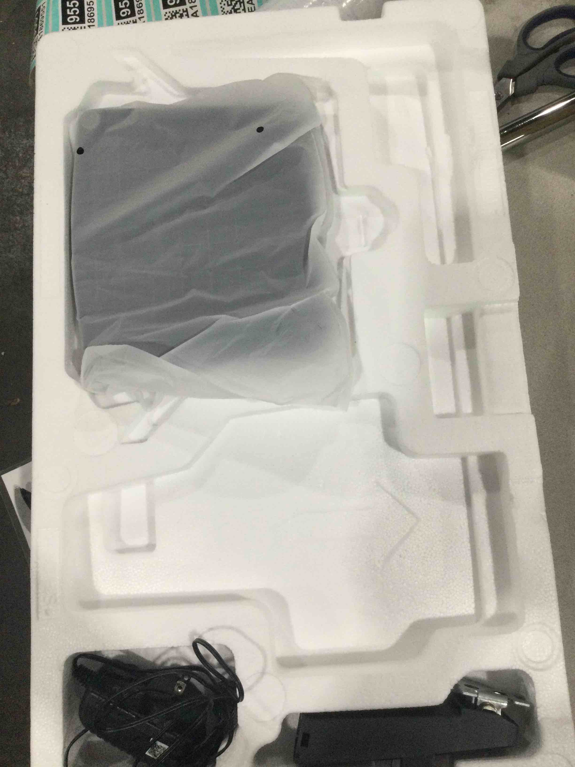 https://s3.amazonaws.com/lotting-images-prod/bidfta/PPE1883159_1744039572806.jpeg