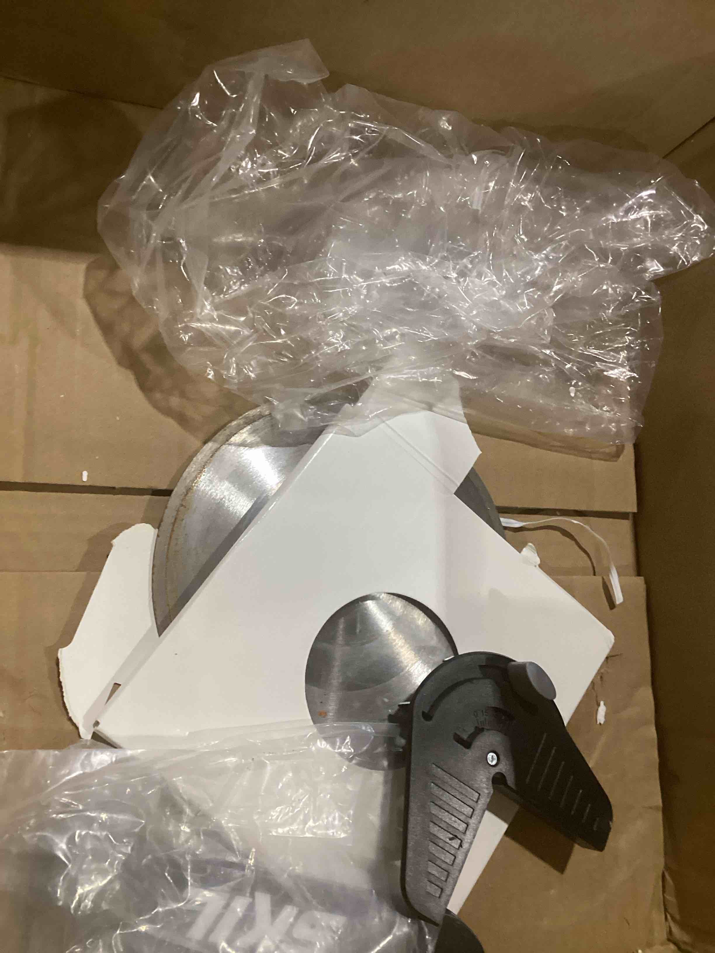 https://s3.amazonaws.com/lotting-images-prod/bidfta/PPE1883252_1746447817849.jpeg
