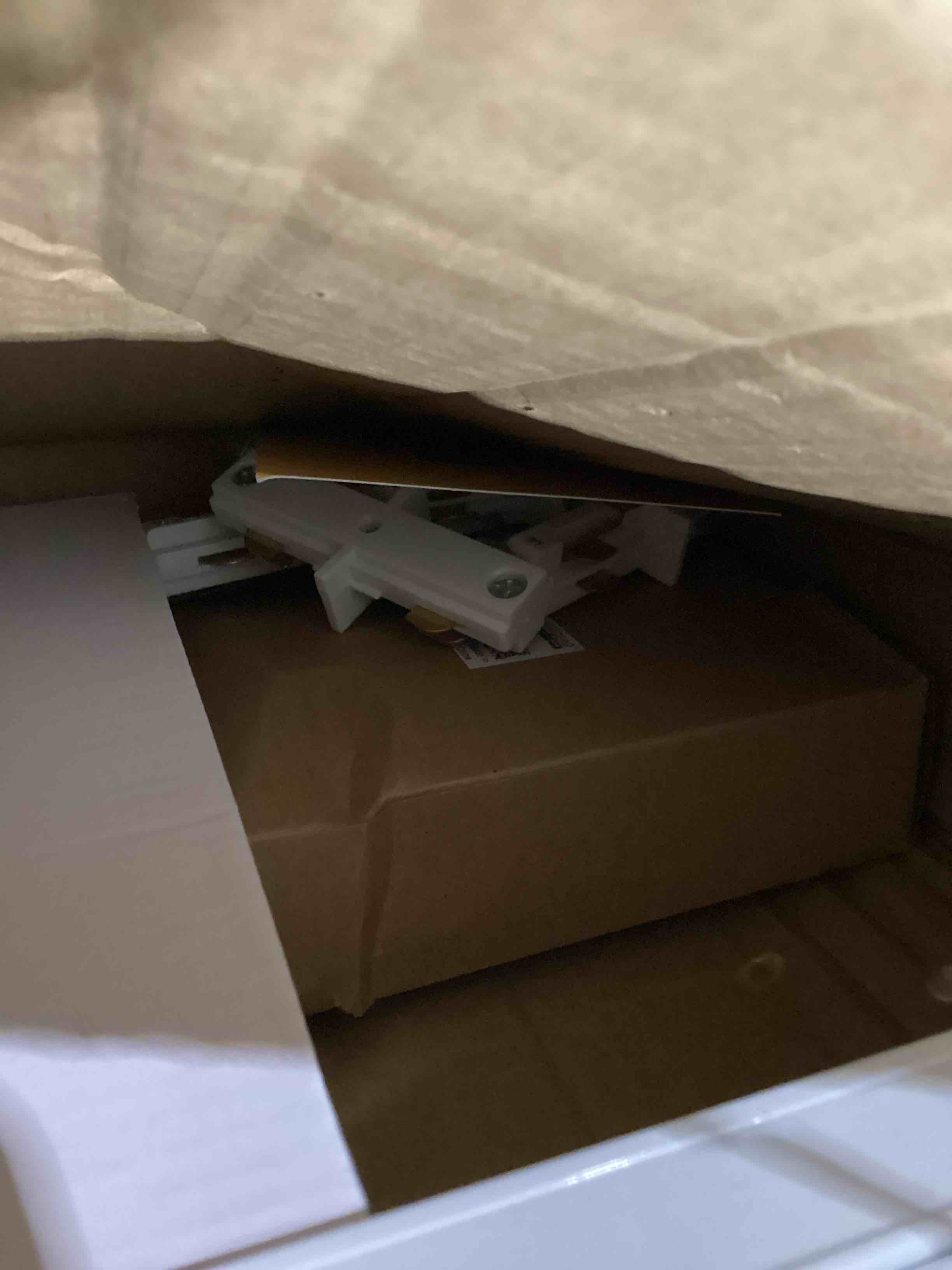 https://s3.amazonaws.com/lotting-images-prod/bidfta/PPE1883313_1746534017036.jpeg