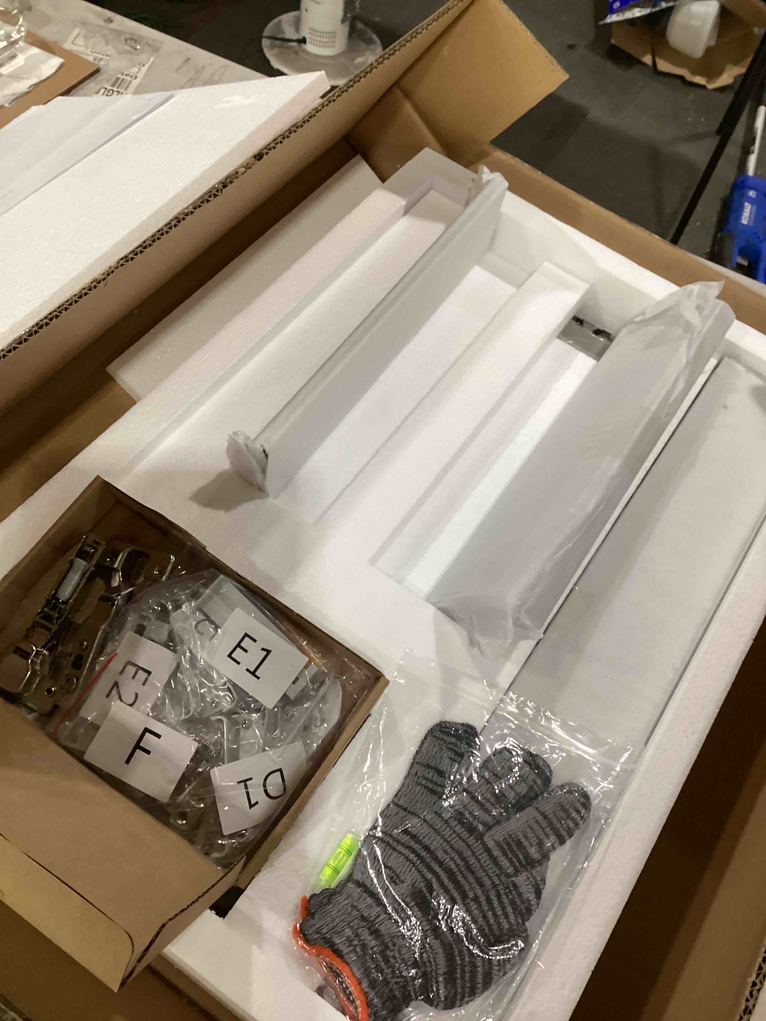 https://s3.amazonaws.com/lotting-images-prod/bidfta/PPE1883424_1746723793305.jpeg
