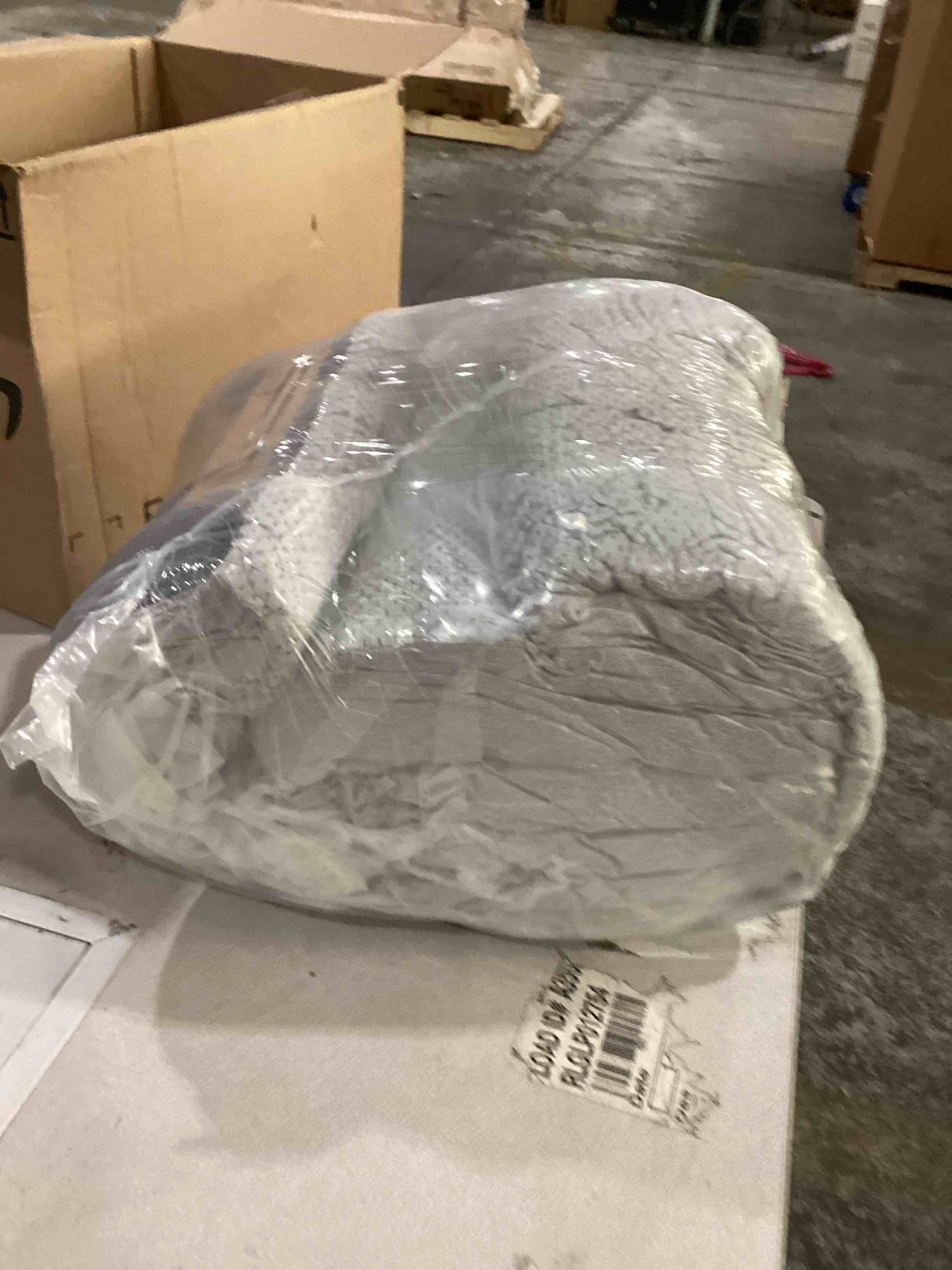 https://s3.amazonaws.com/lotting-images-prod/bidfta/PPE1883427_1746725397776.jpeg