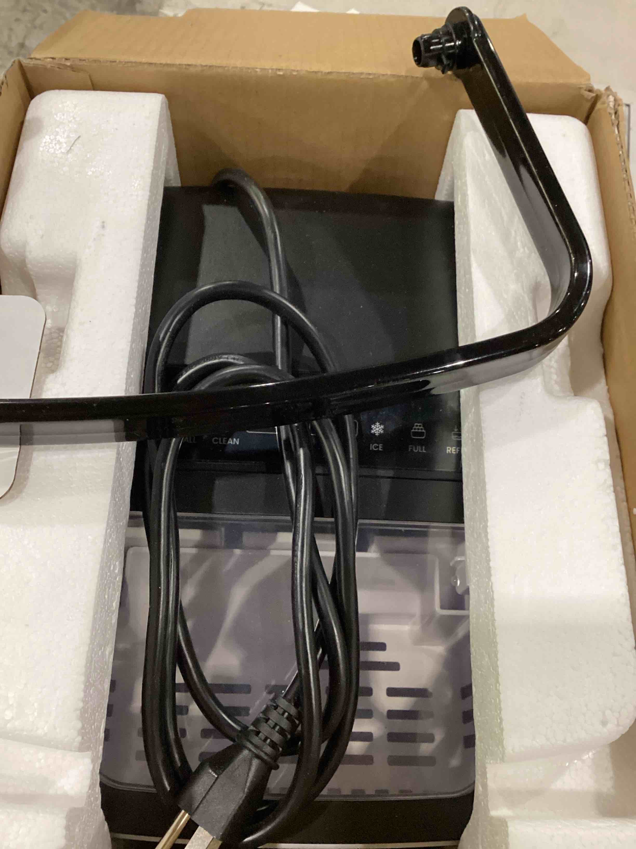 https://s3.amazonaws.com/lotting-images-prod/bidfta/PPE1883432_1746730030380.jpeg