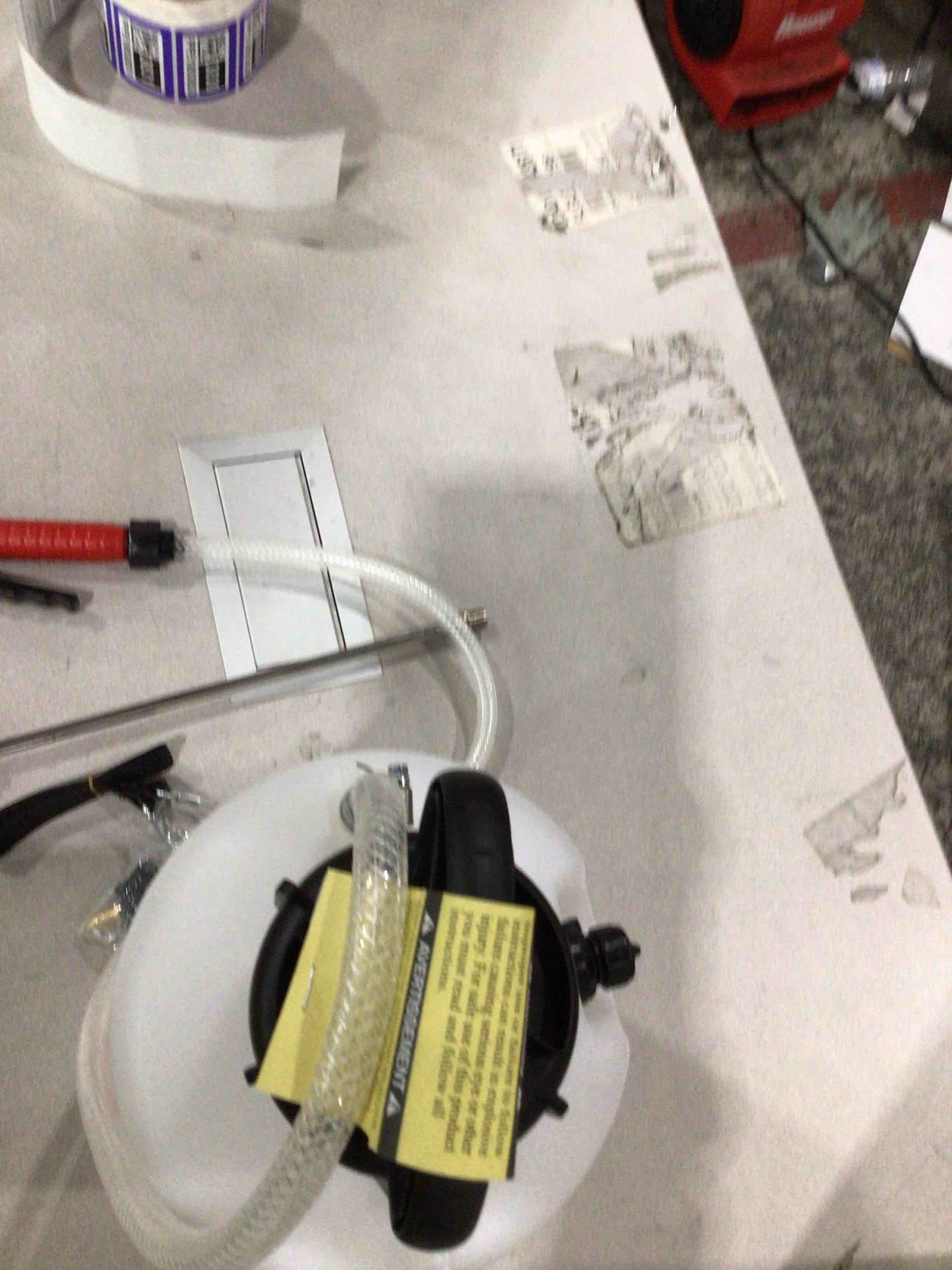 https://s3.amazonaws.com/lotting-images-prod/bidfta/PPE1883823_1747831035642.jpeg