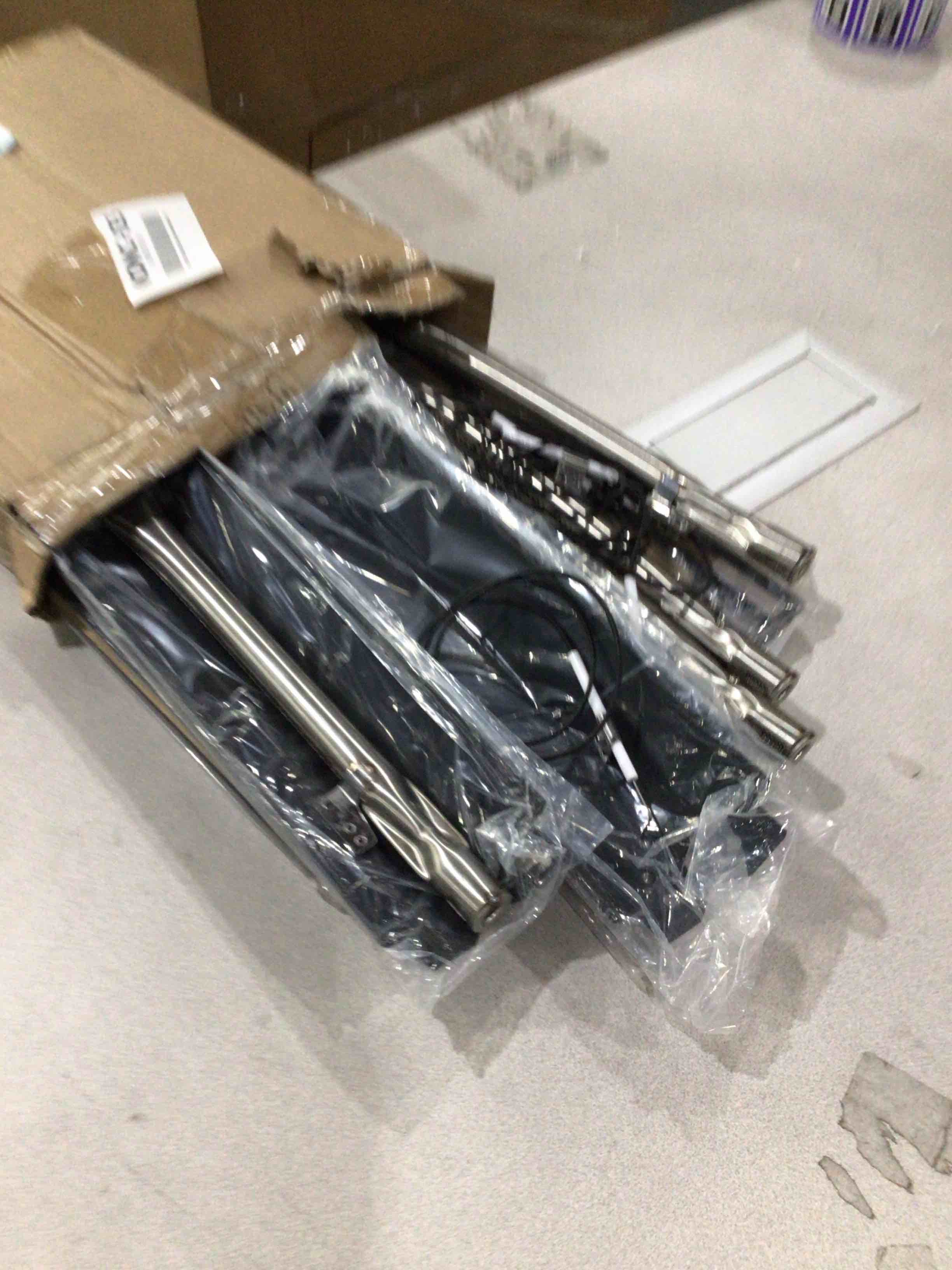 https://s3.amazonaws.com/lotting-images-prod/bidfta/PPE1883989_1748379724035.jpeg