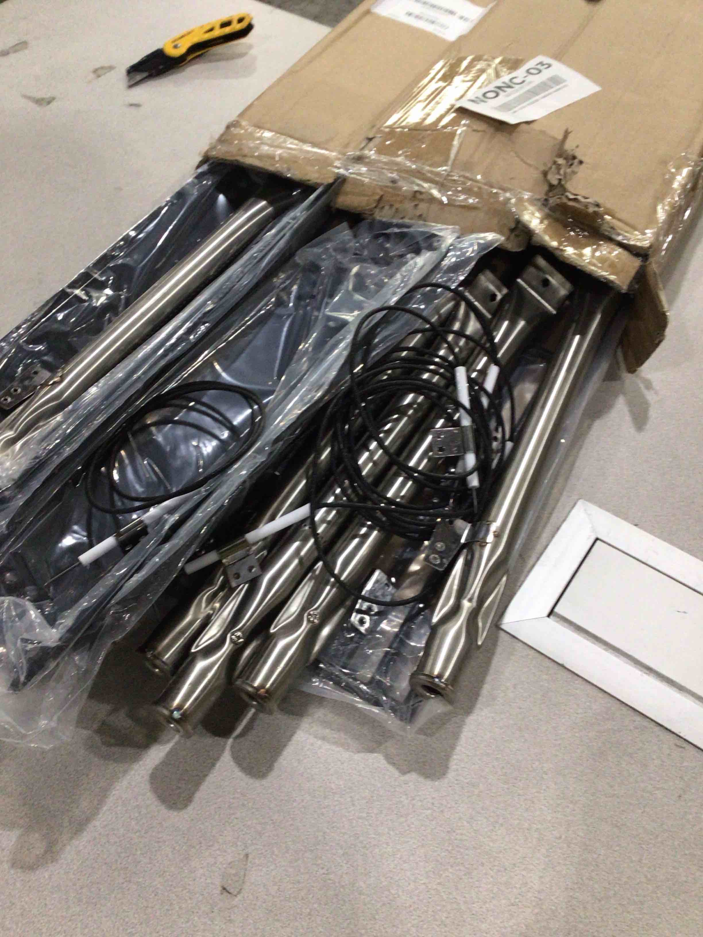 https://s3.amazonaws.com/lotting-images-prod/bidfta/PPE1883989_1748379727626.jpeg