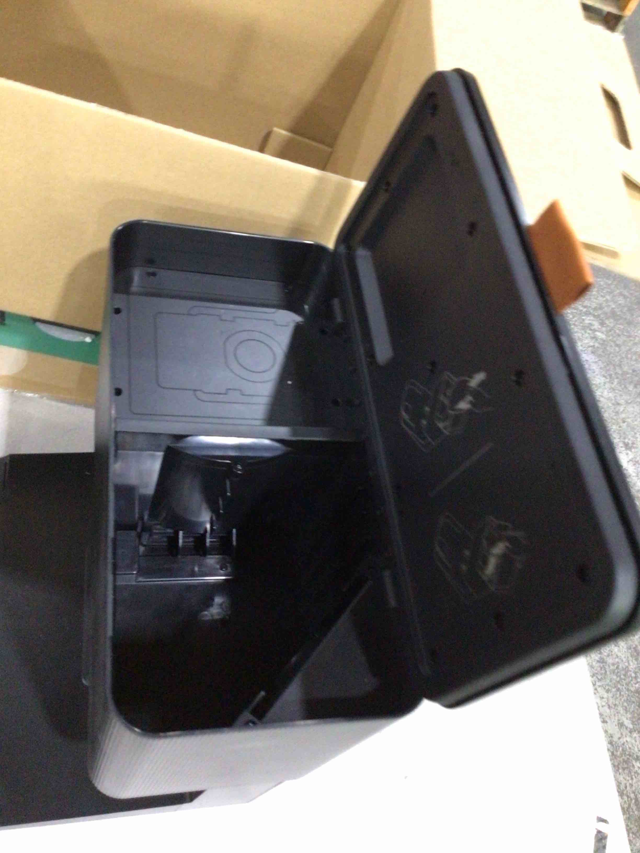 https://s3.amazonaws.com/lotting-images-prod/bidfta/PPE1884026_1748452517682.jpeg