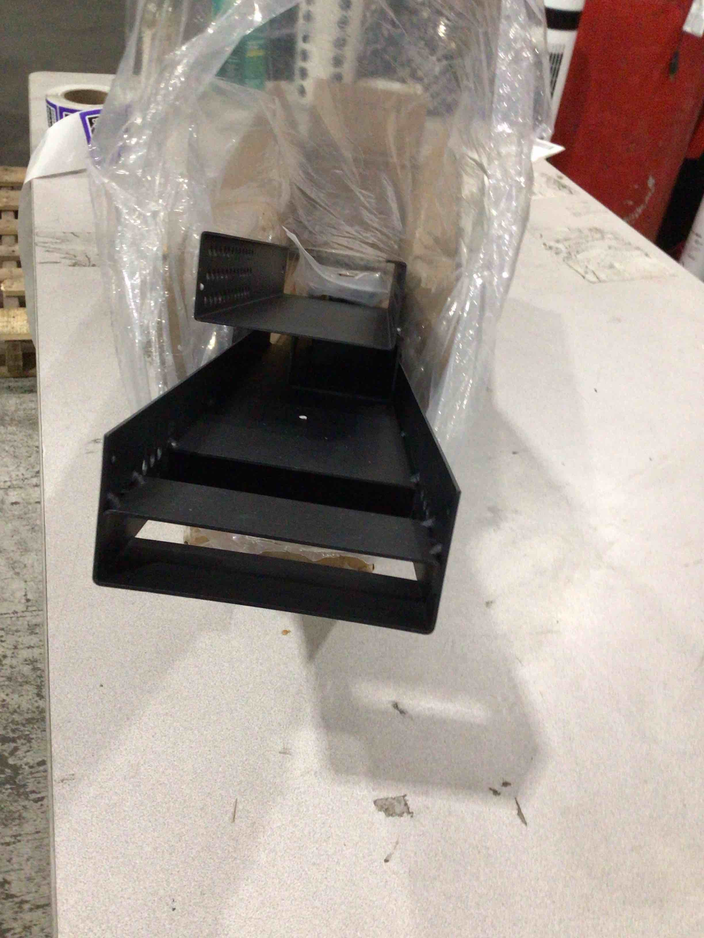 https://s3.amazonaws.com/lotting-images-prod/bidfta/PPE1884093_1748608972324.jpeg