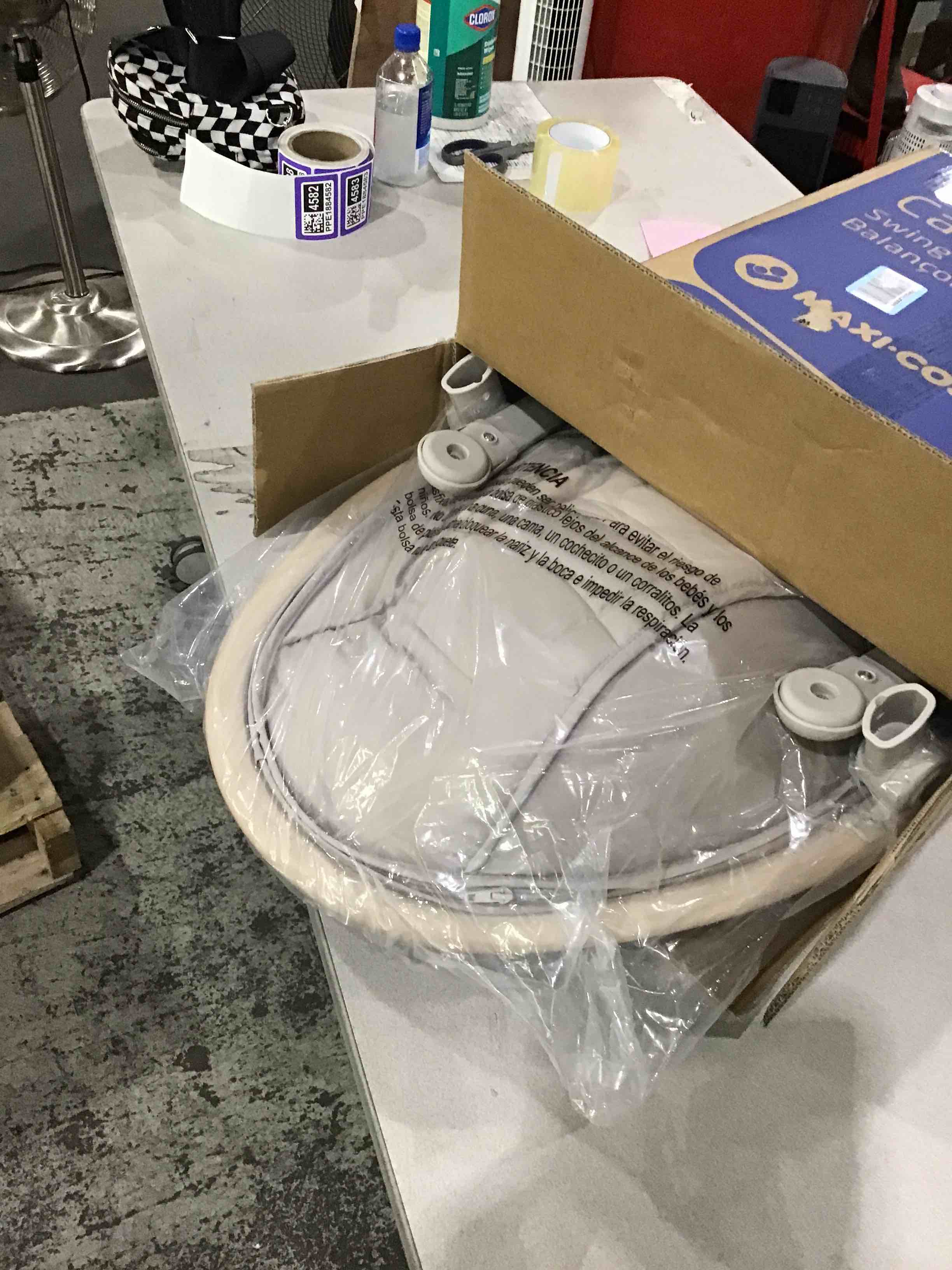 https://s3.amazonaws.com/lotting-images-prod/bidfta/PPE1884582_1749649200961.jpeg