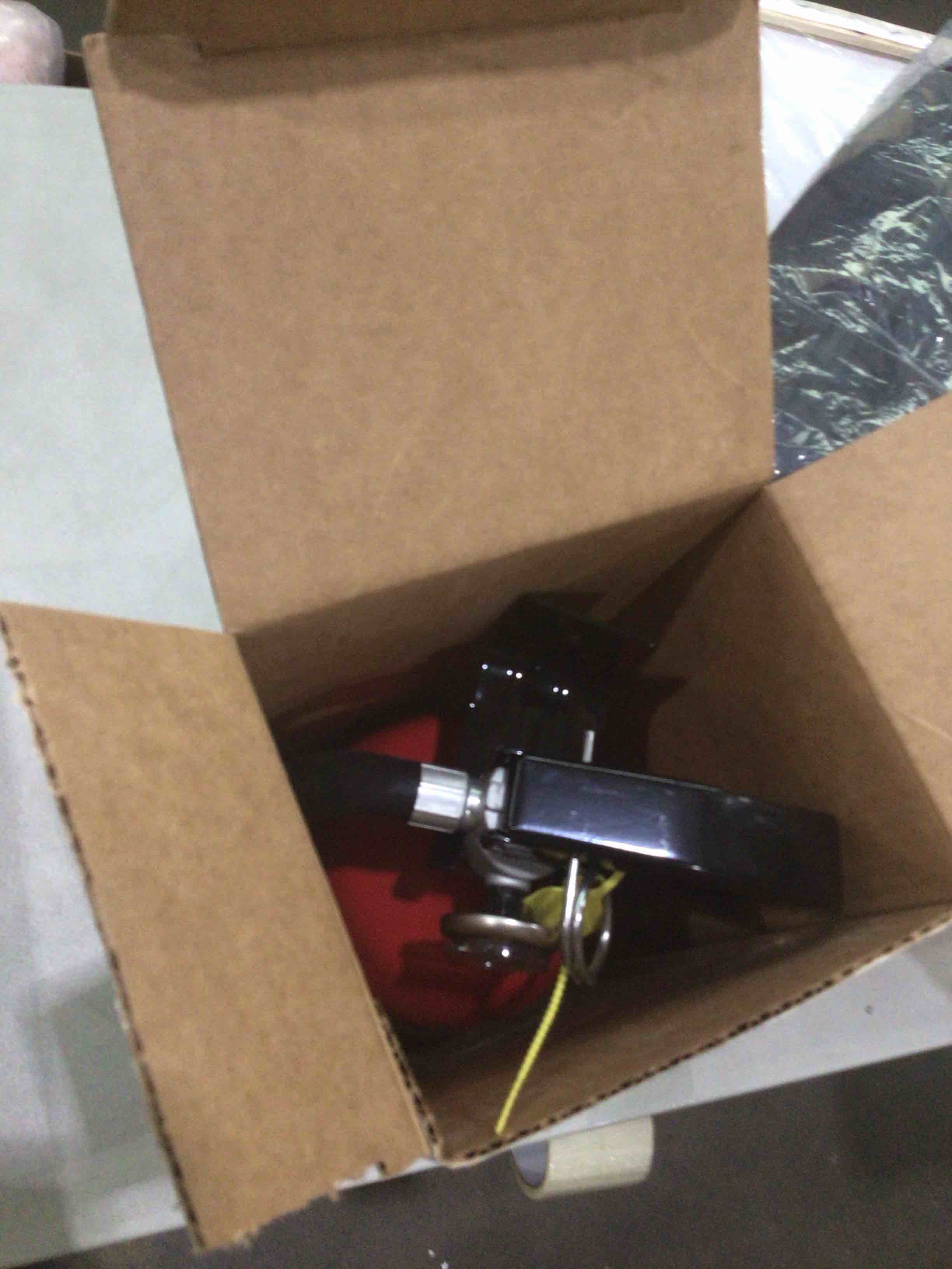 https://s3.amazonaws.com/lotting-images-prod/bidfta/PPE1884977_1750356179183.jpeg
